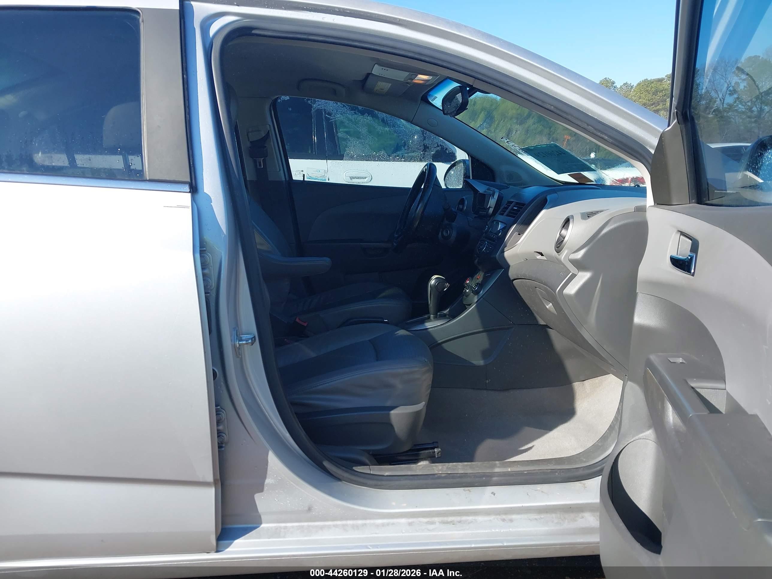 CHEVROLET SONIC image 5