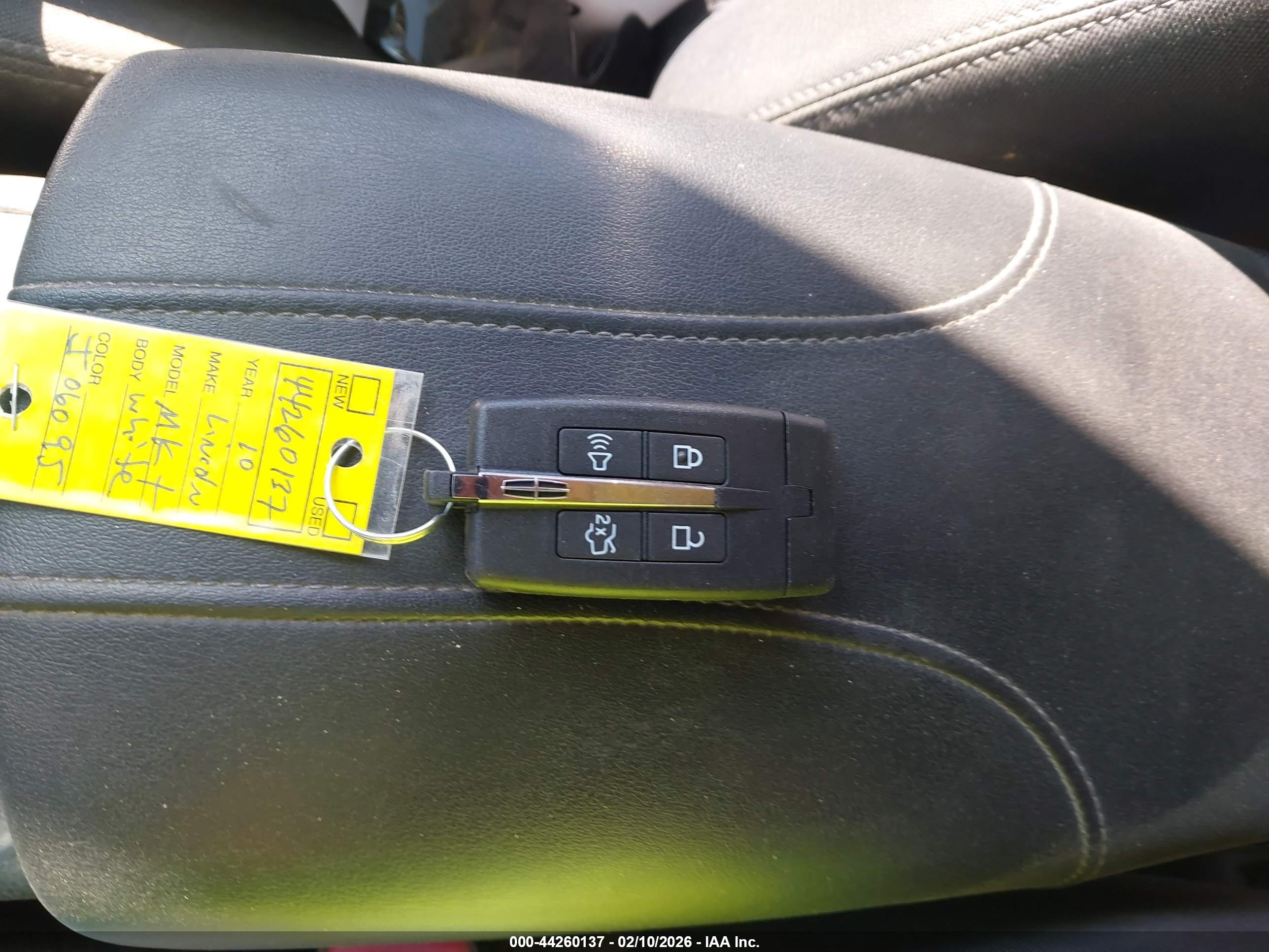 LINCOLN MKT image 11