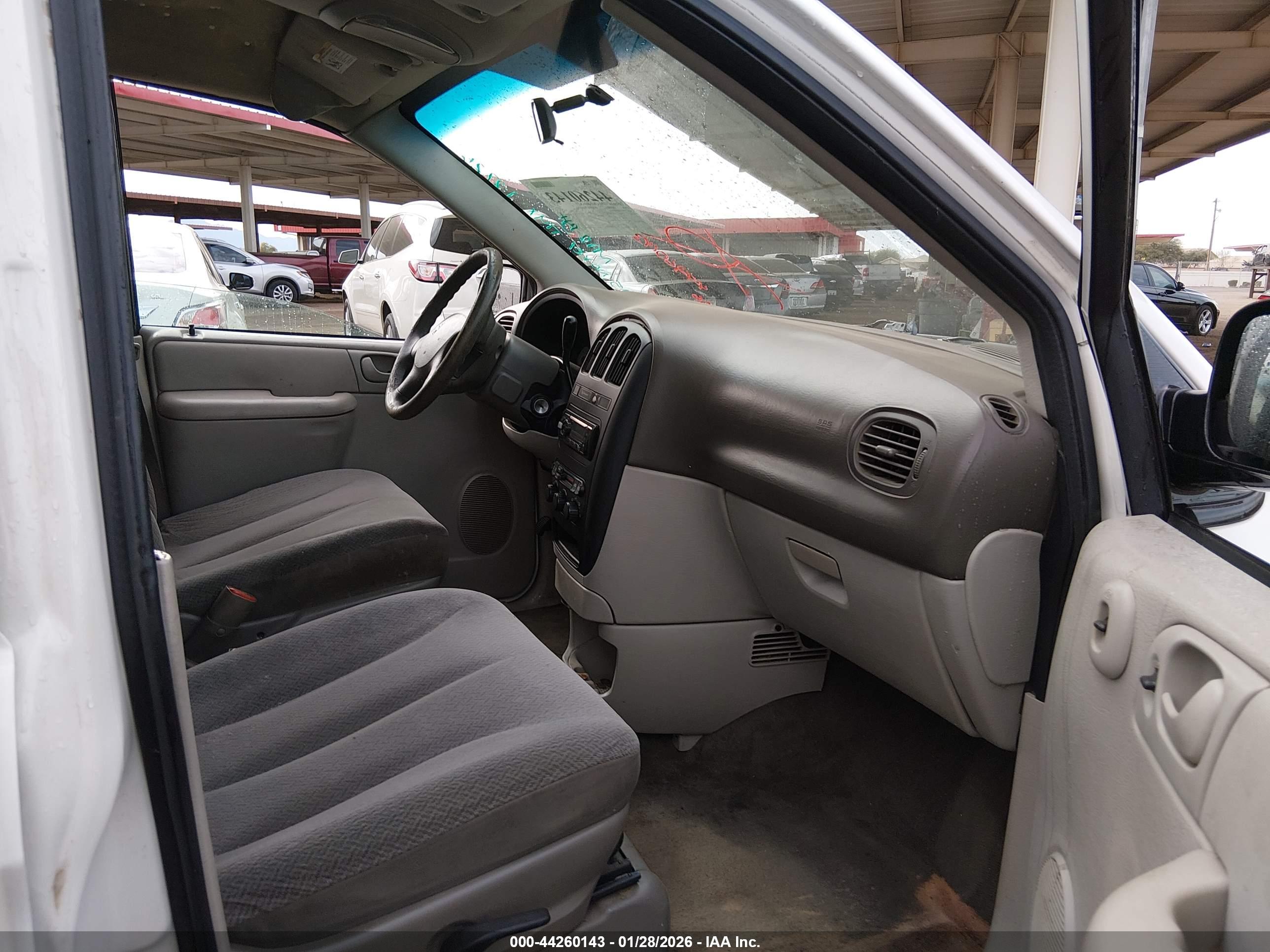 DODGE GRAND image 5