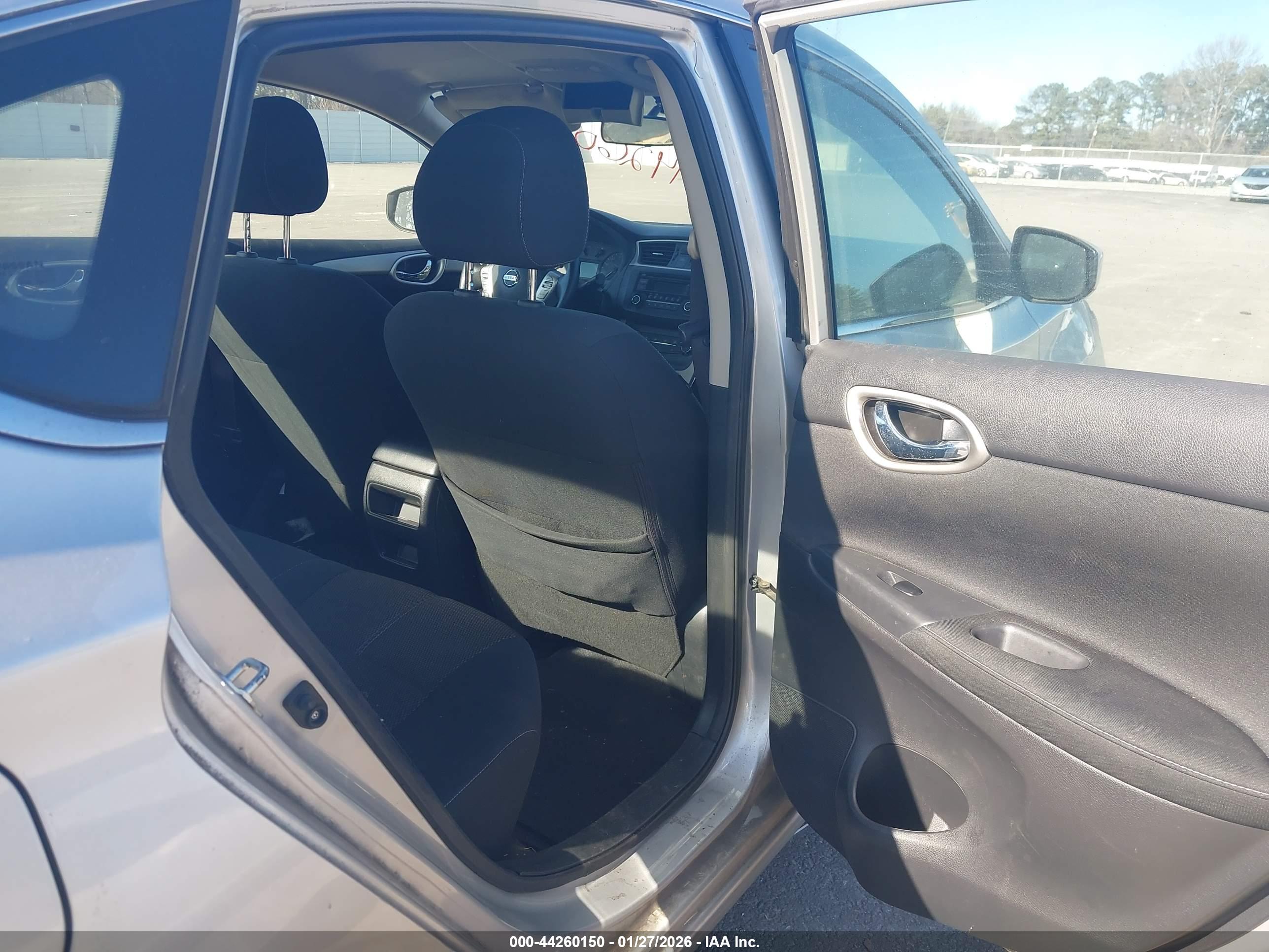 NISSAN SENTRA image 8