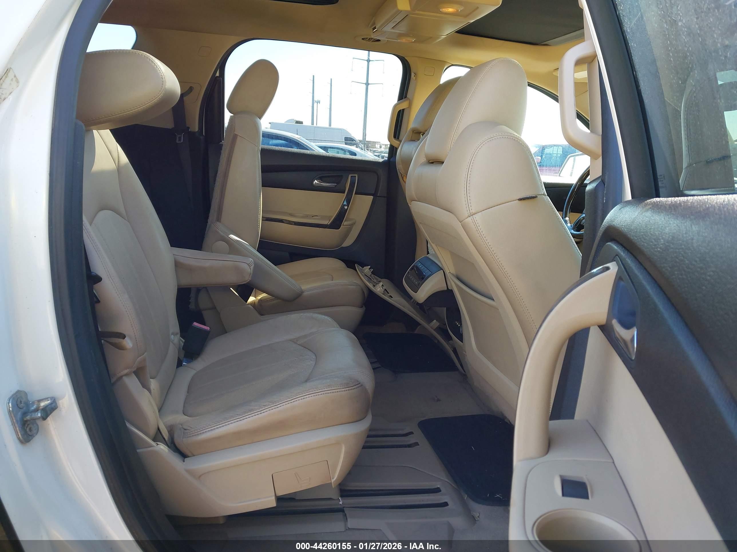 GMC ACADIA image 8