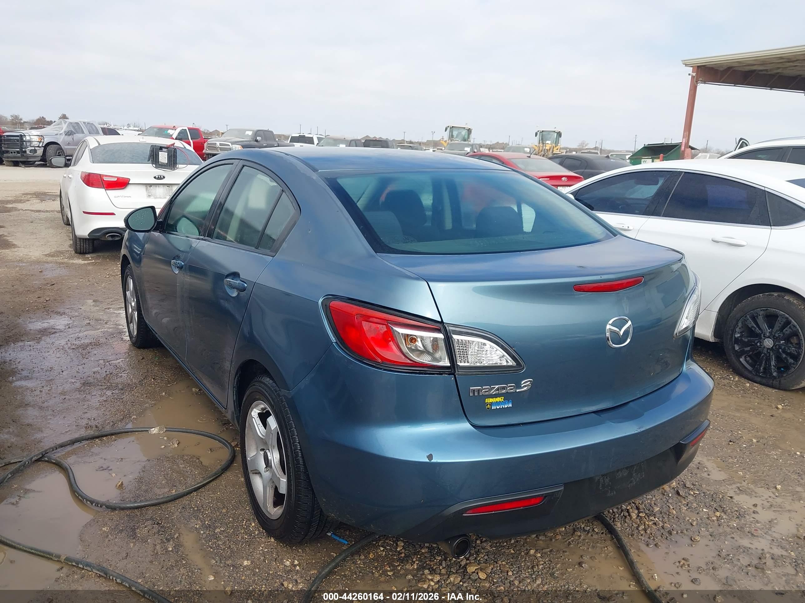 MAZDA MAZDA3 image 3