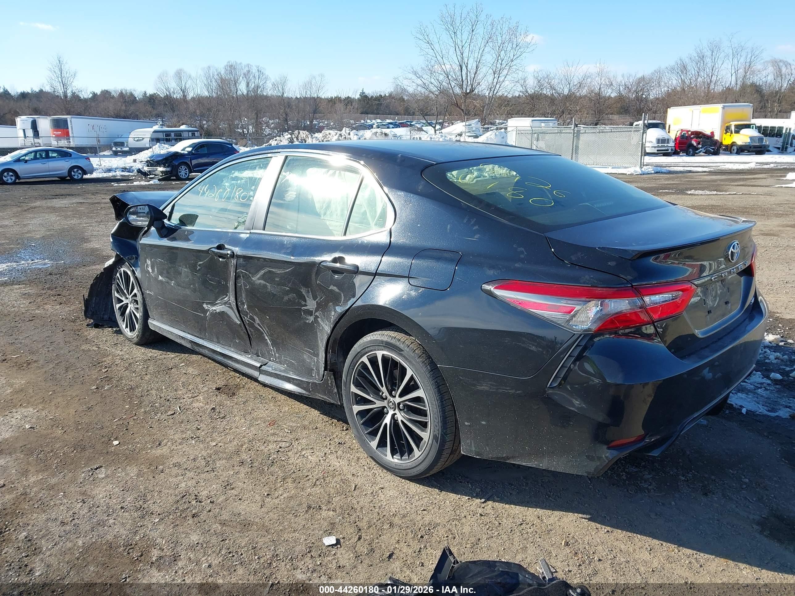 TOYOTA CAMRY image 3