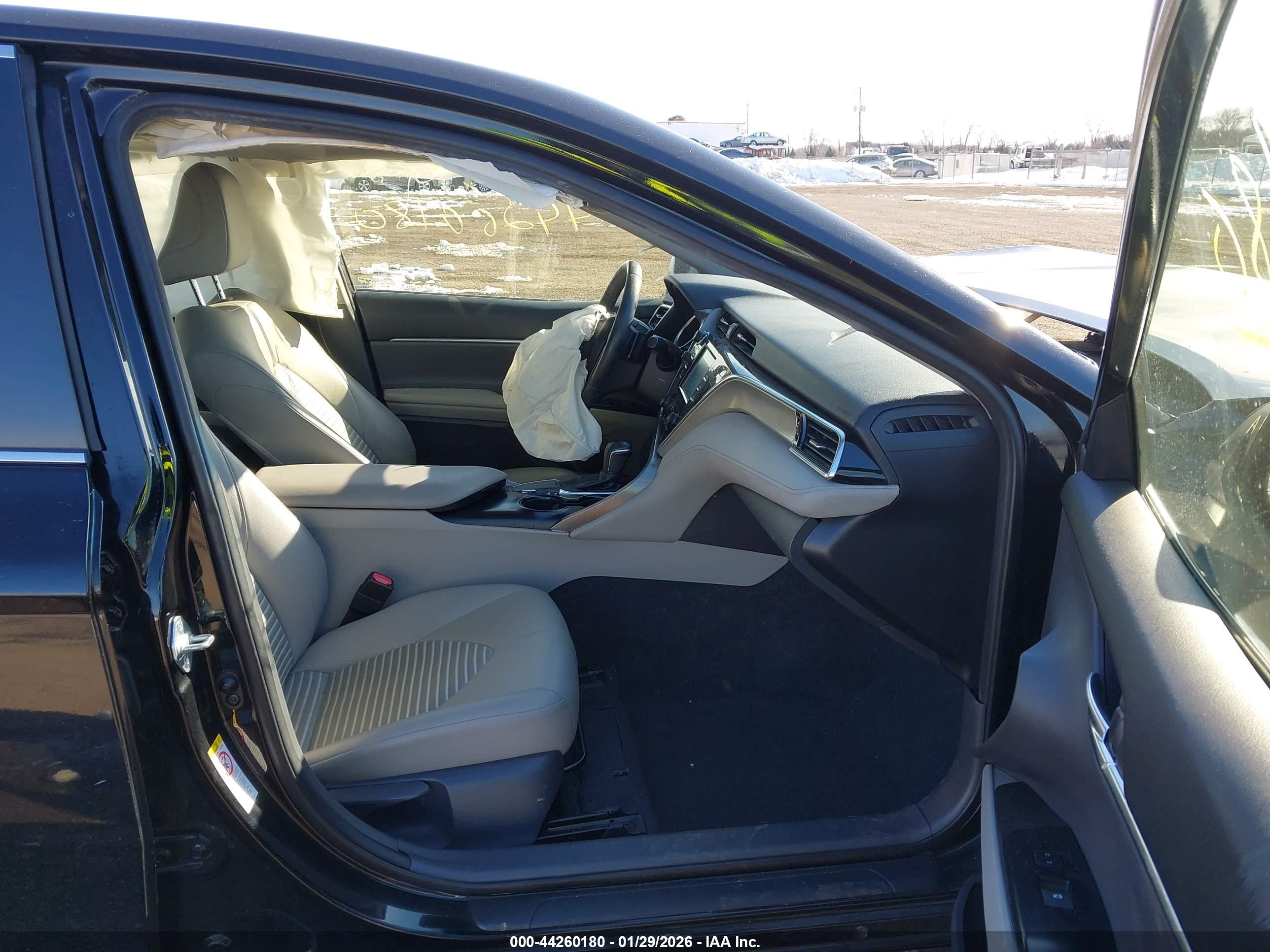 TOYOTA CAMRY image 5