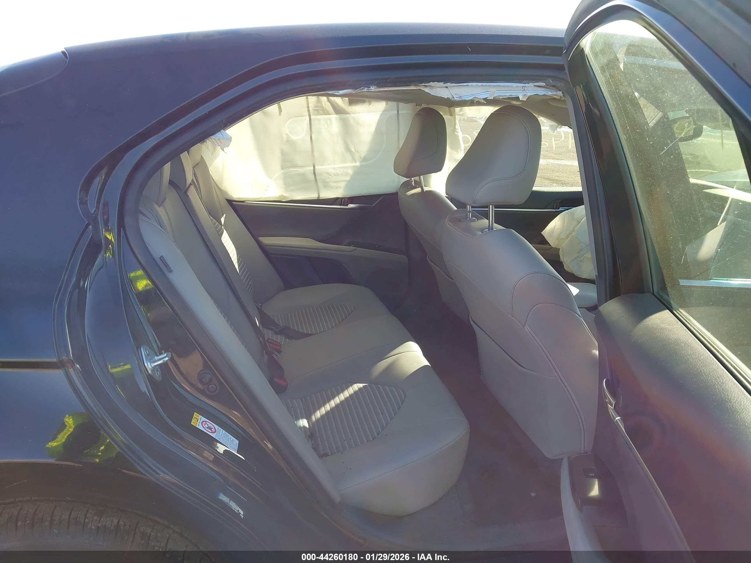 TOYOTA CAMRY image 8