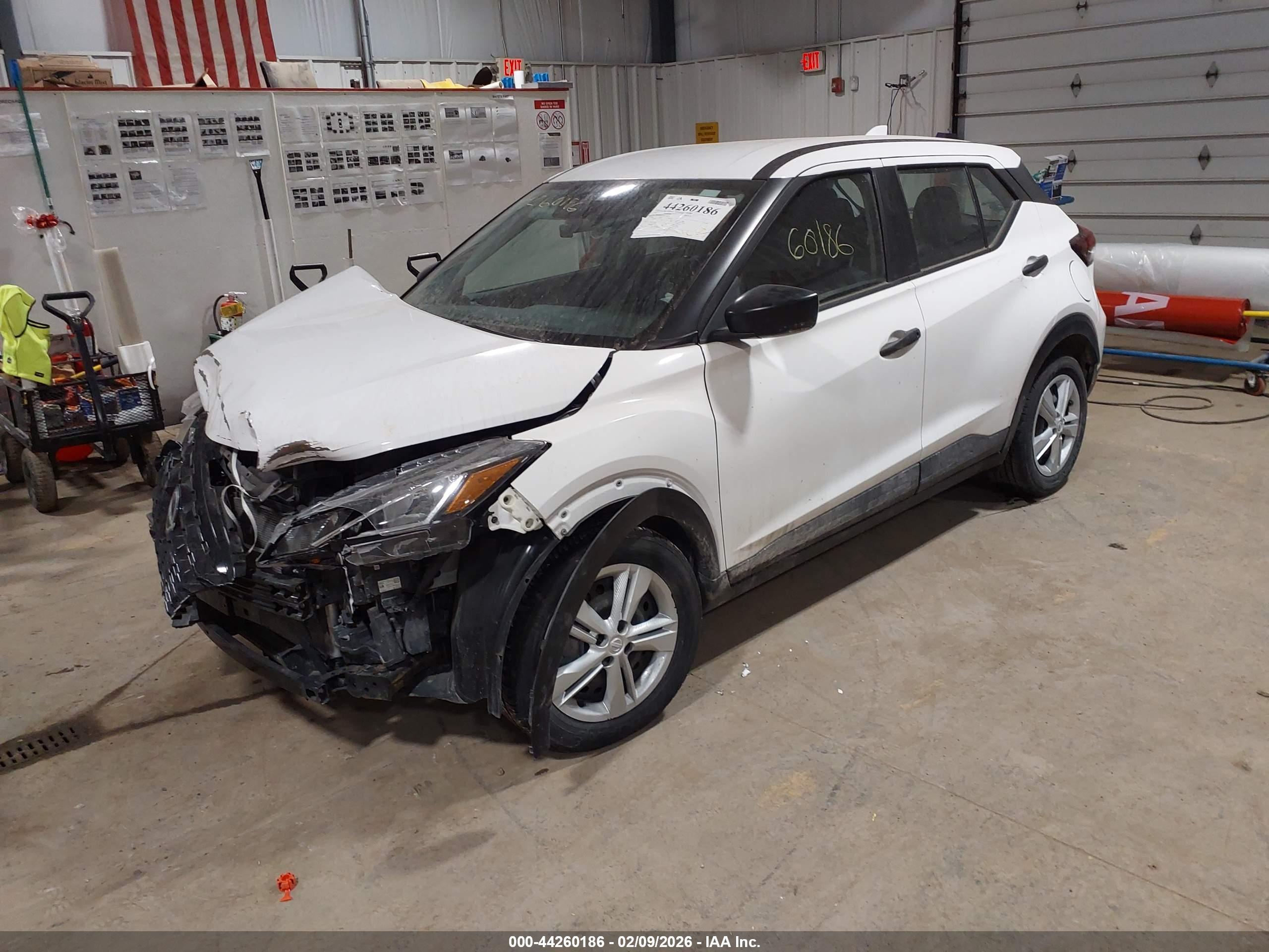 NISSAN KICKS image 2