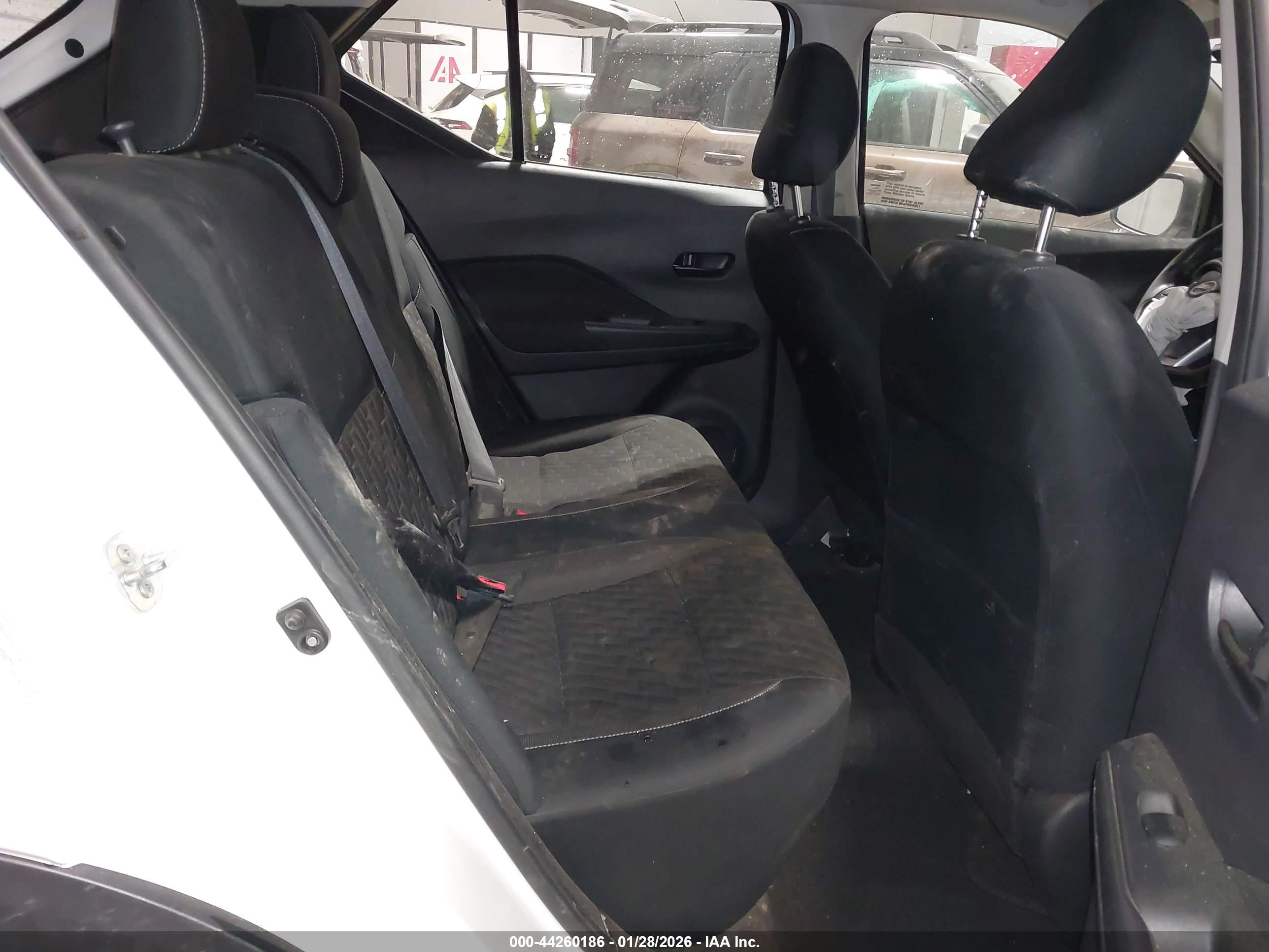 NISSAN KICKS image 8