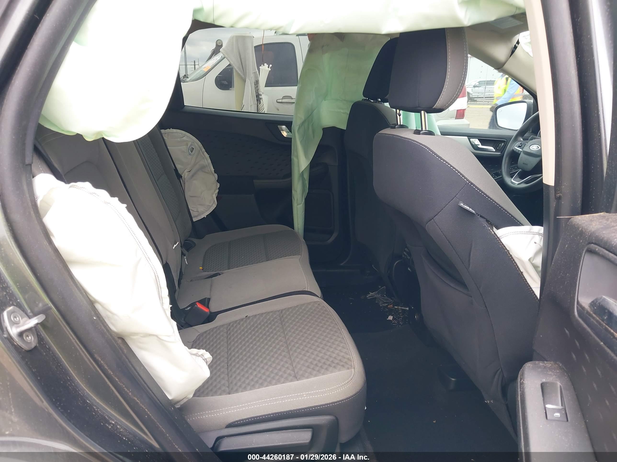 FORD ESCAPE image 8