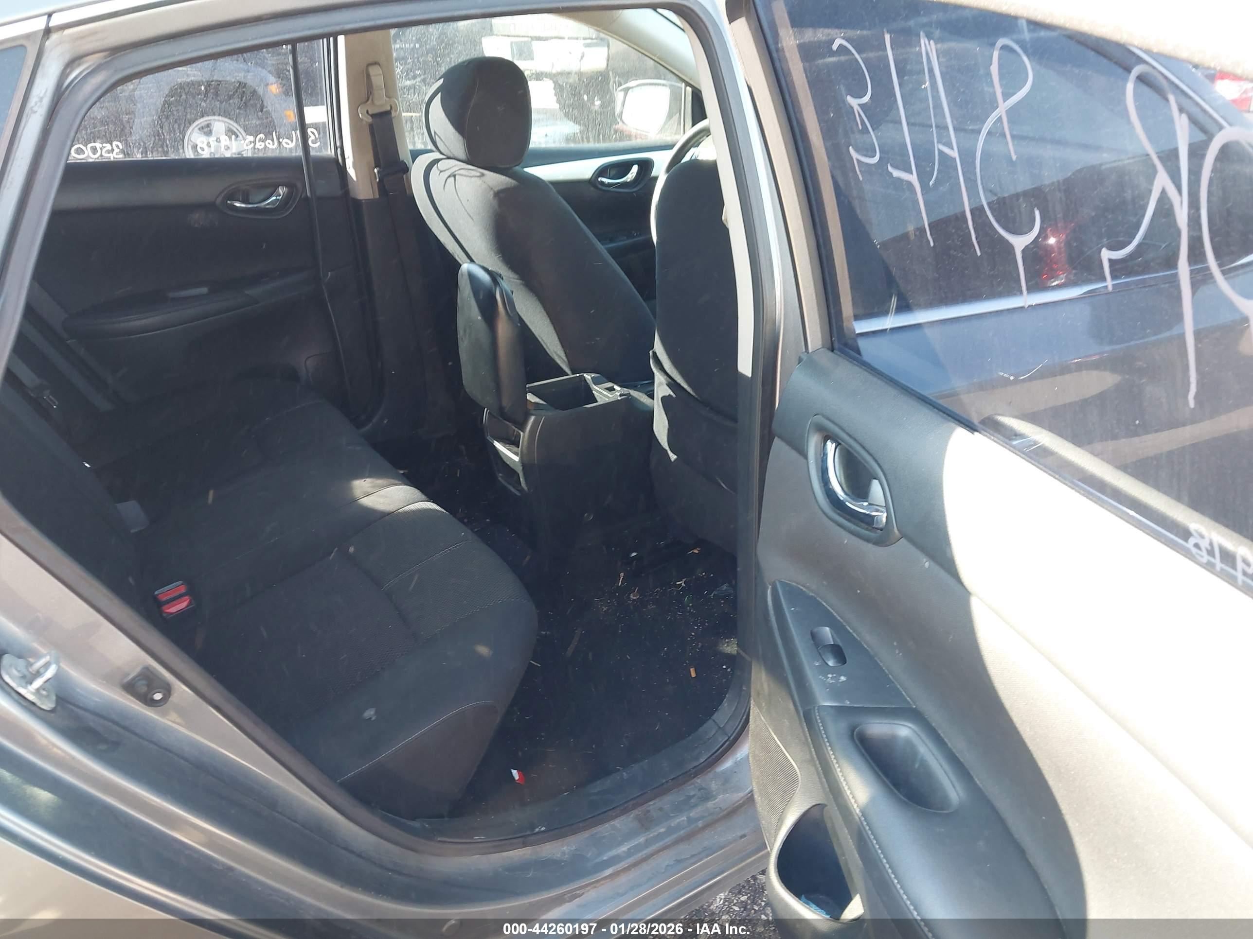 NISSAN SENTRA image 8