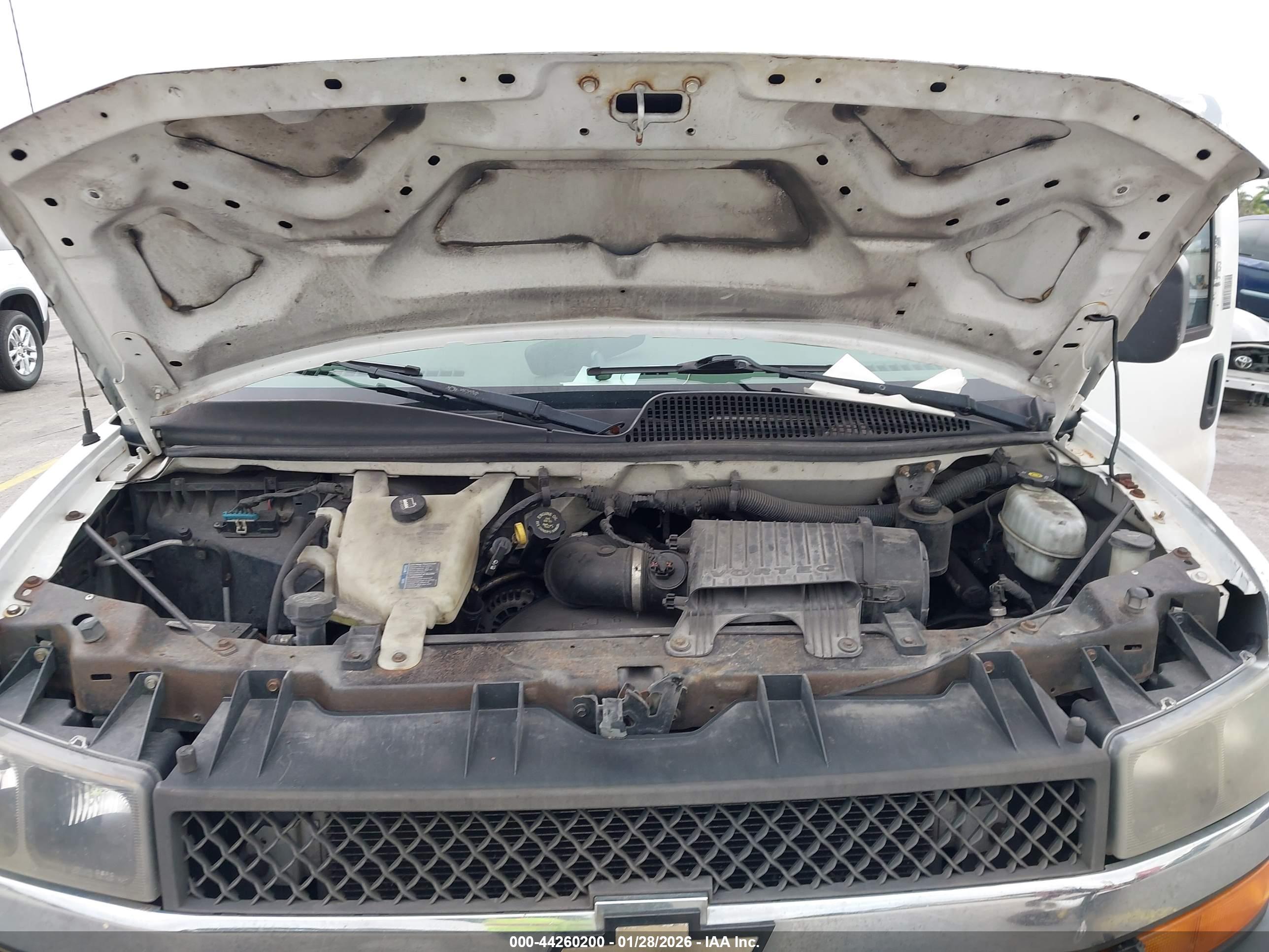 CHEVROLET EXPRESS image 10