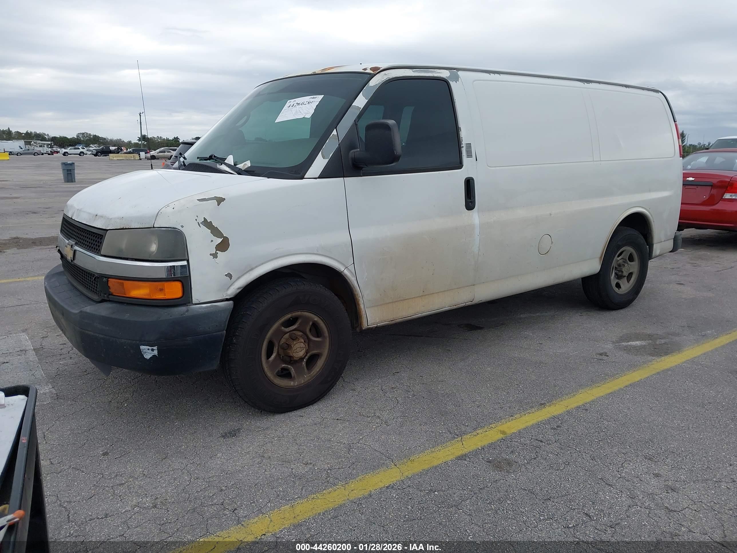 CHEVROLET EXPRESS image 2