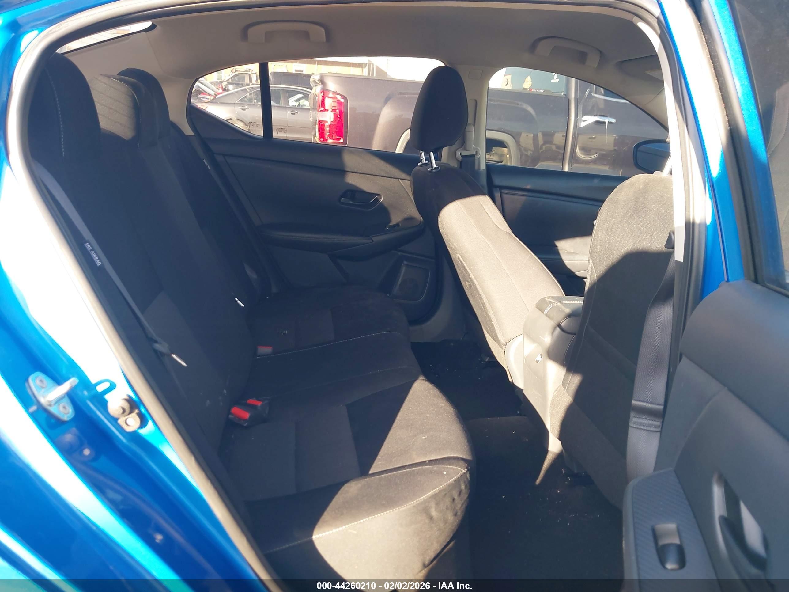 NISSAN SENTRA image 8