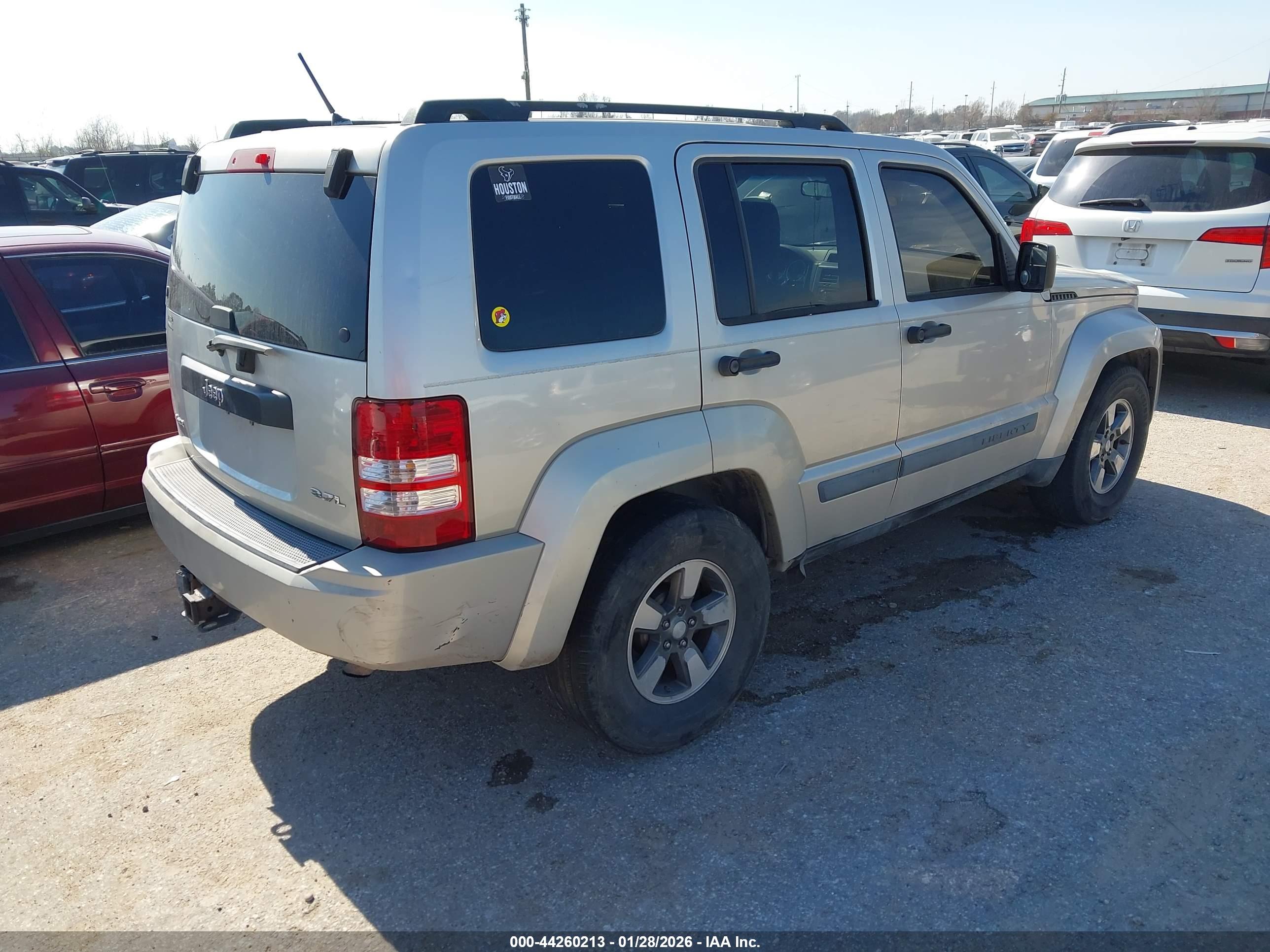 JEEP LIBERTY image 4