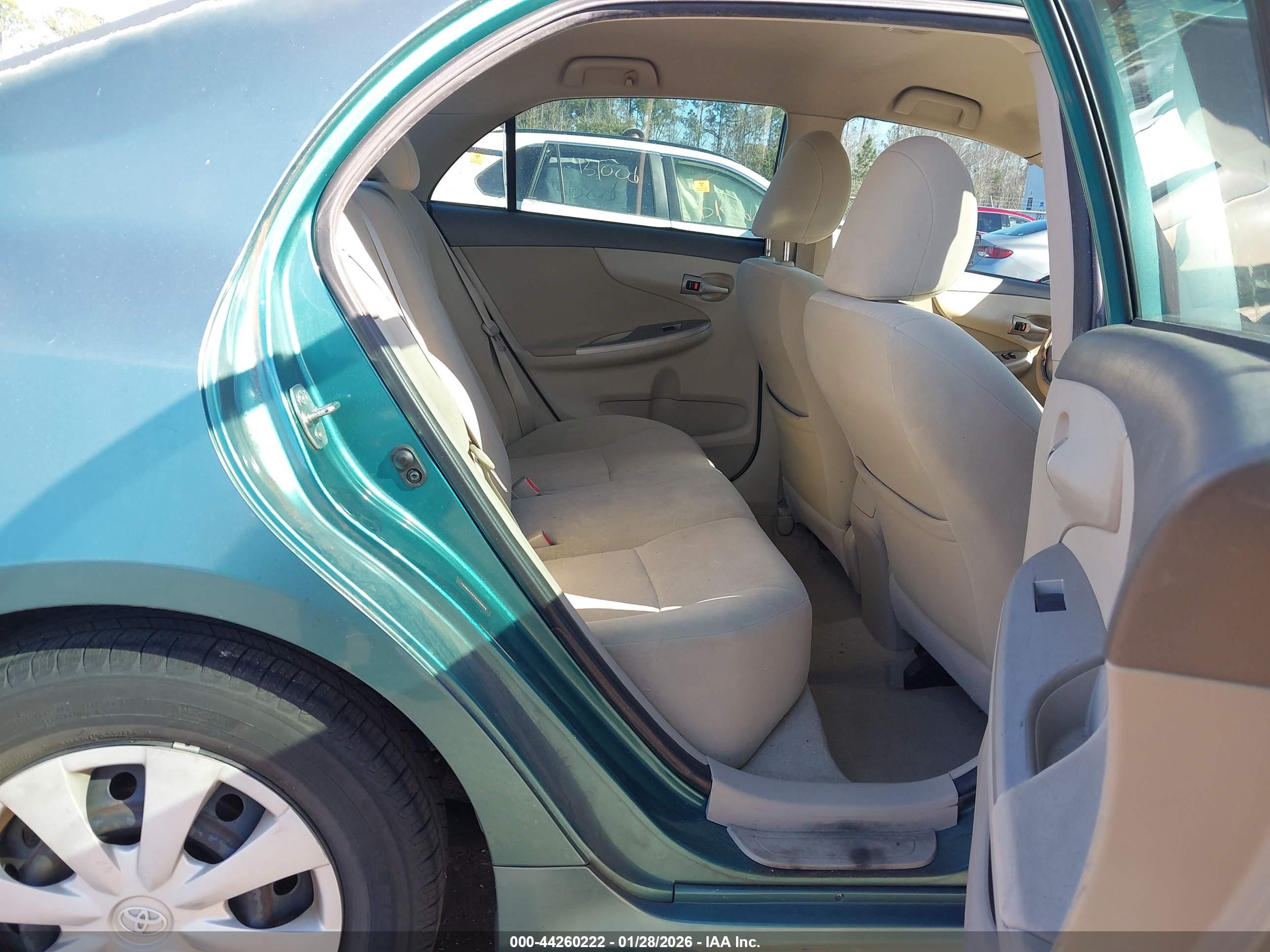 TOYOTA COROLLA image 8