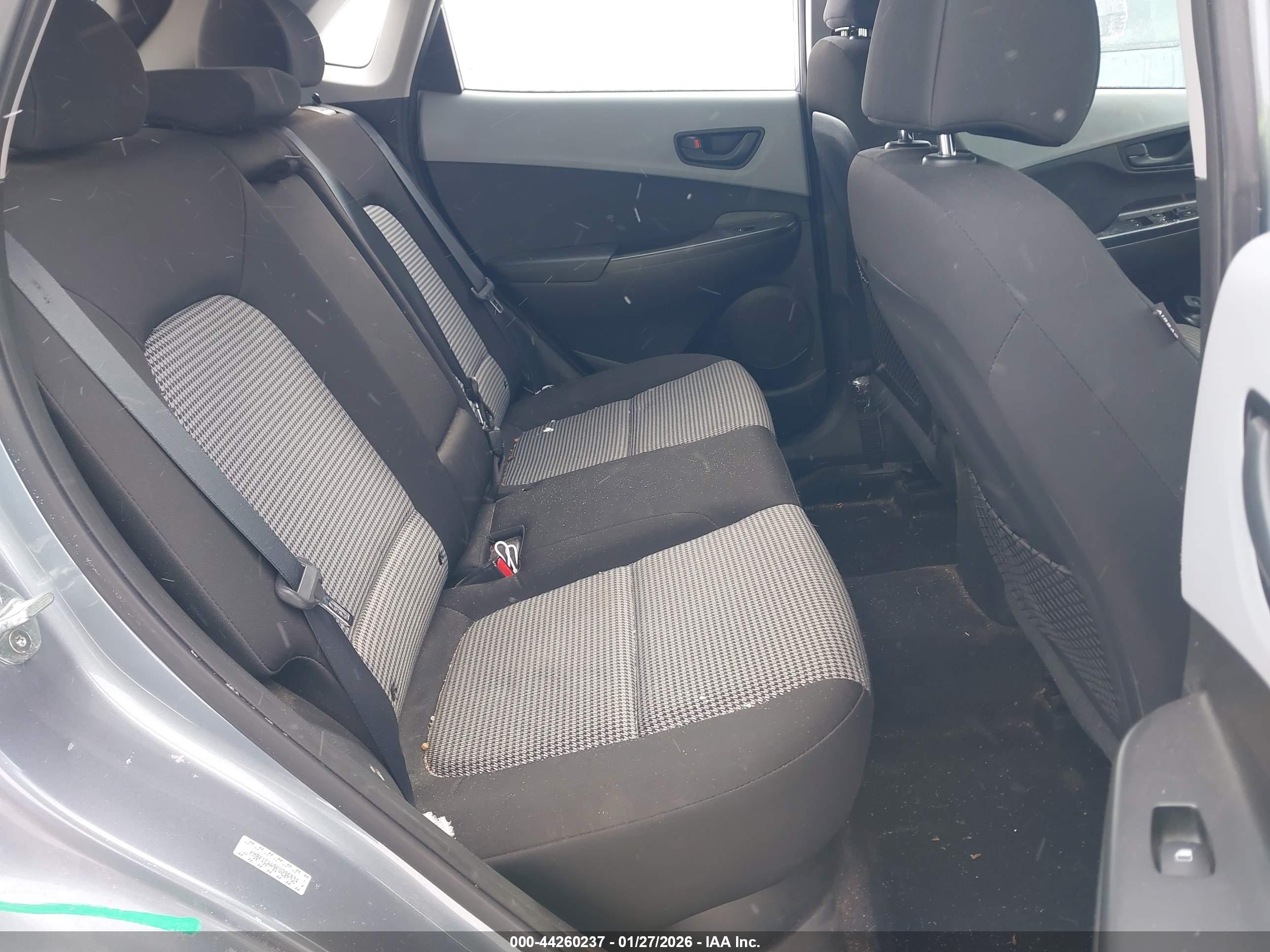 HYUNDAI KONA image 8