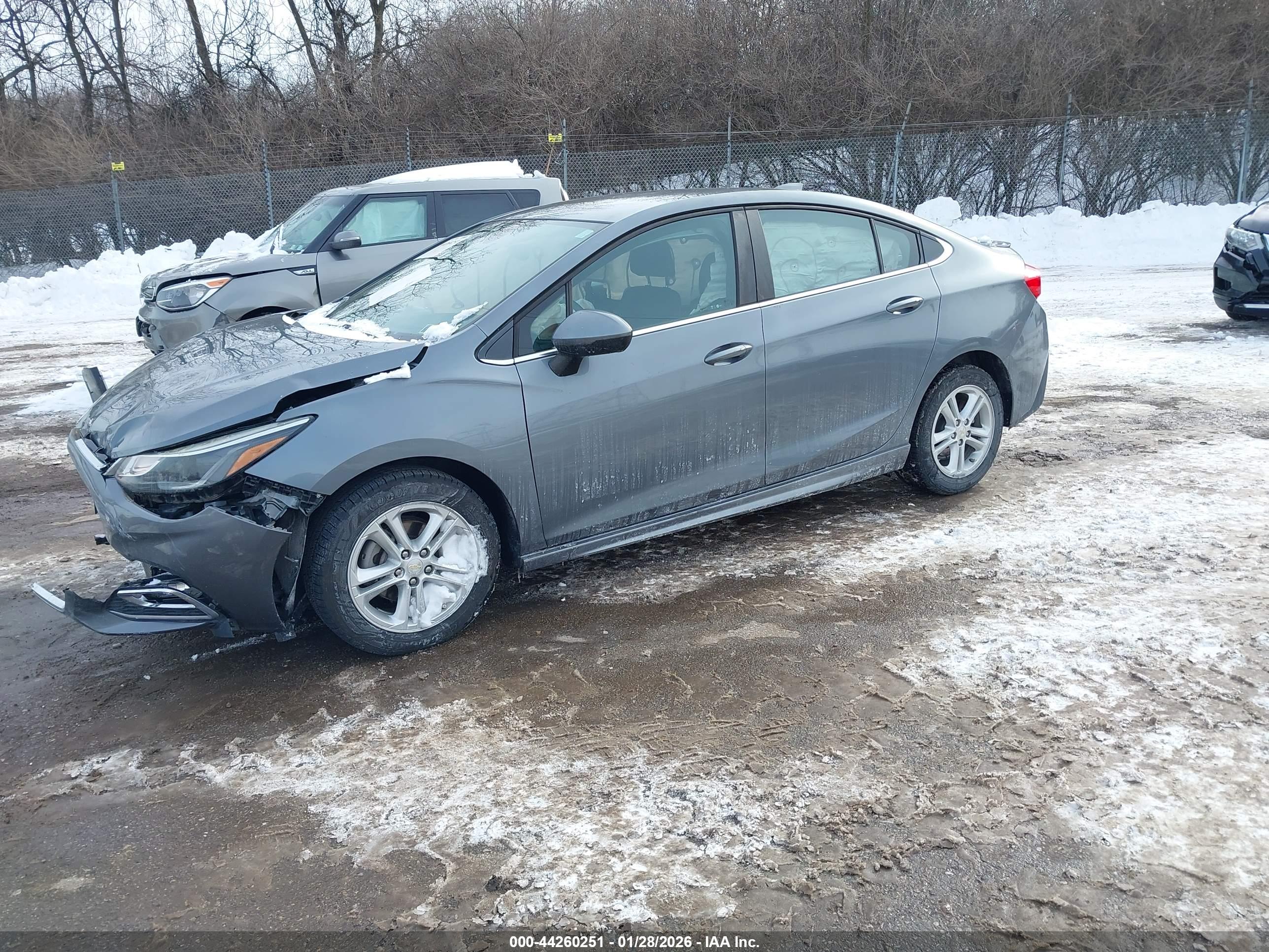 CHEVROLET CRUZE image 2