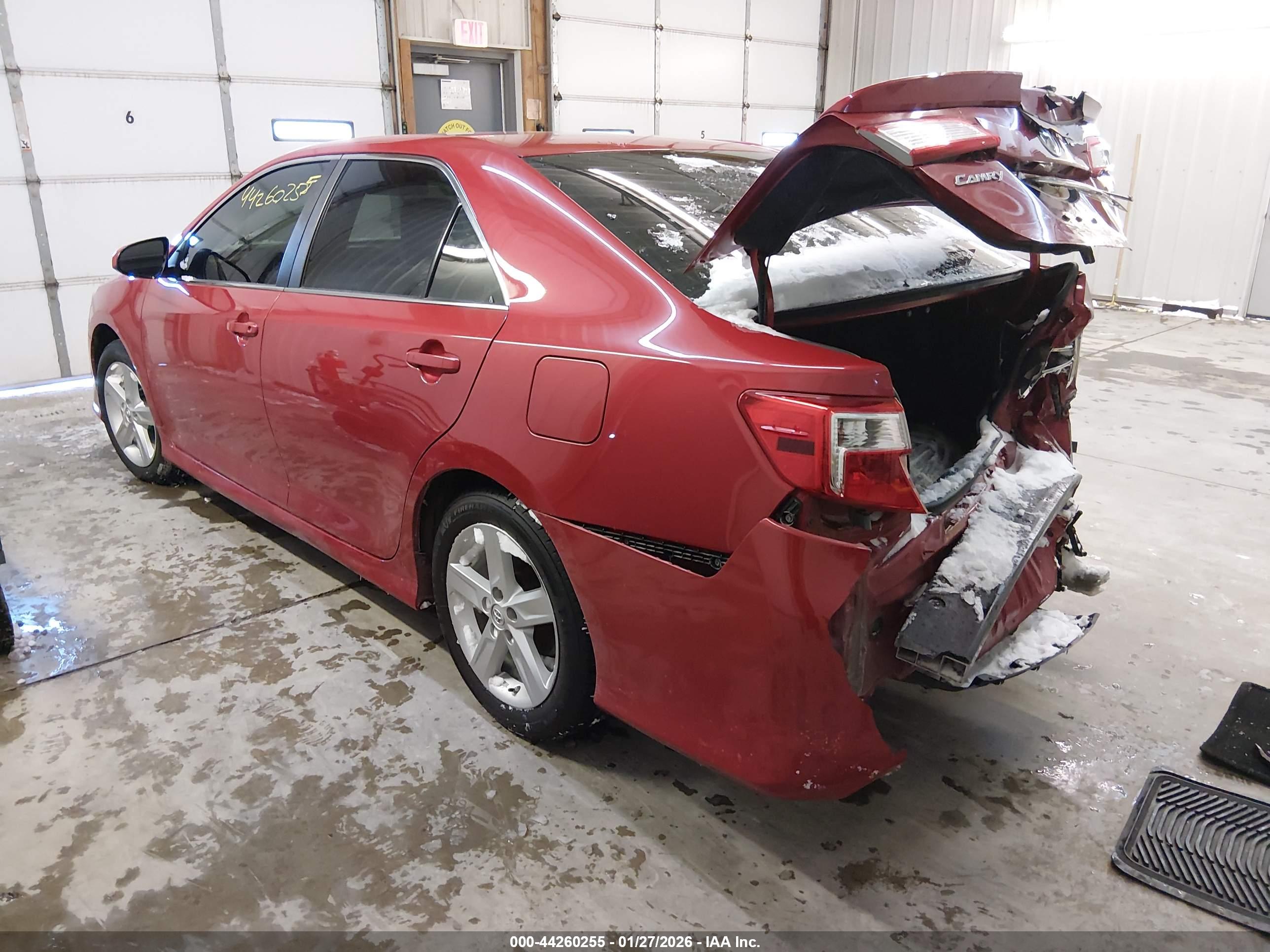 TOYOTA CAMRY image 3