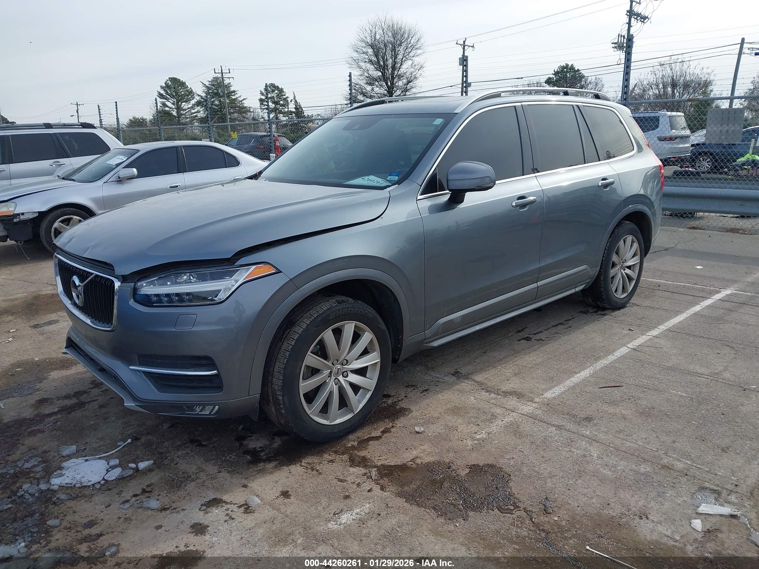 VOLVO XC90 image 2