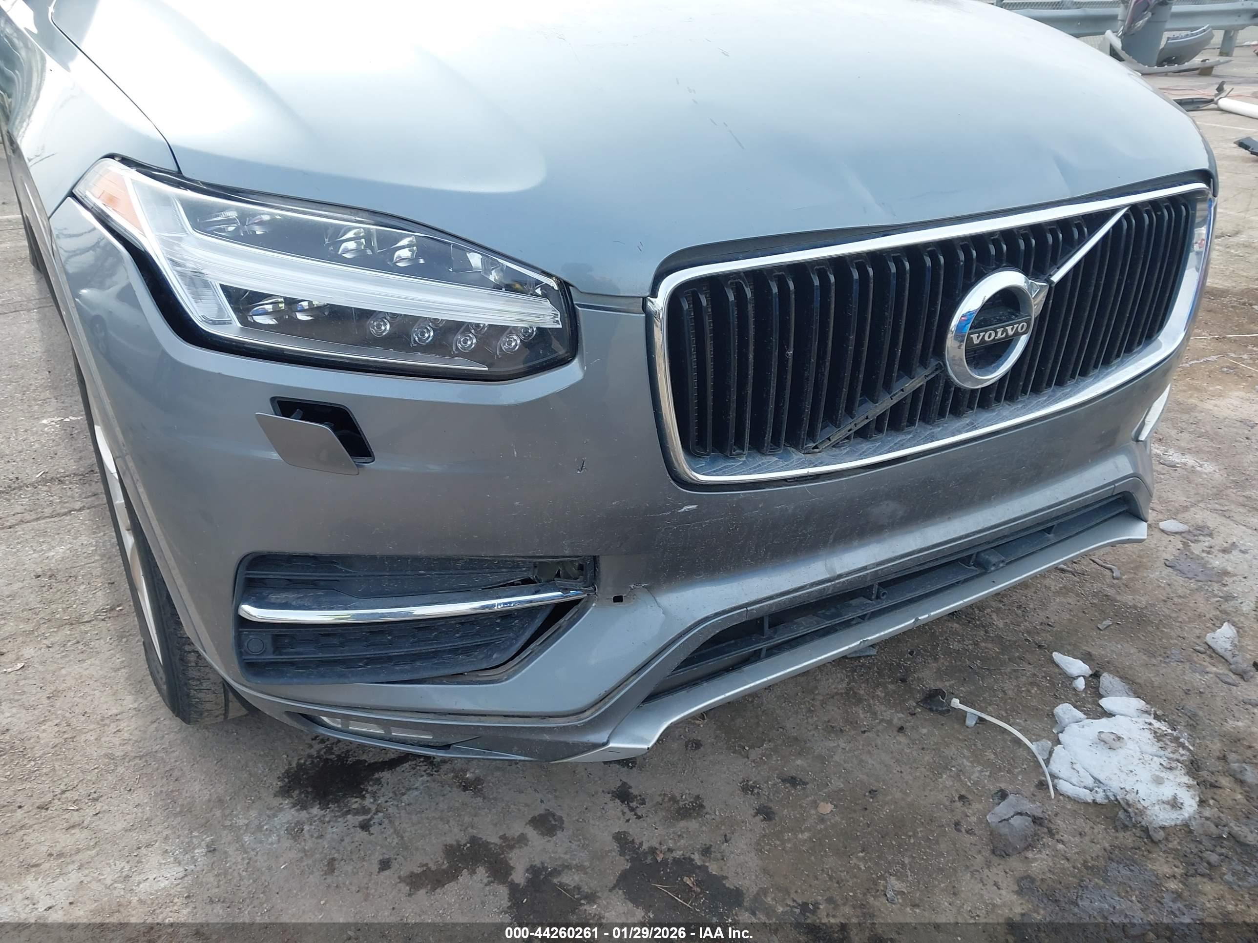VOLVO XC90 image 6