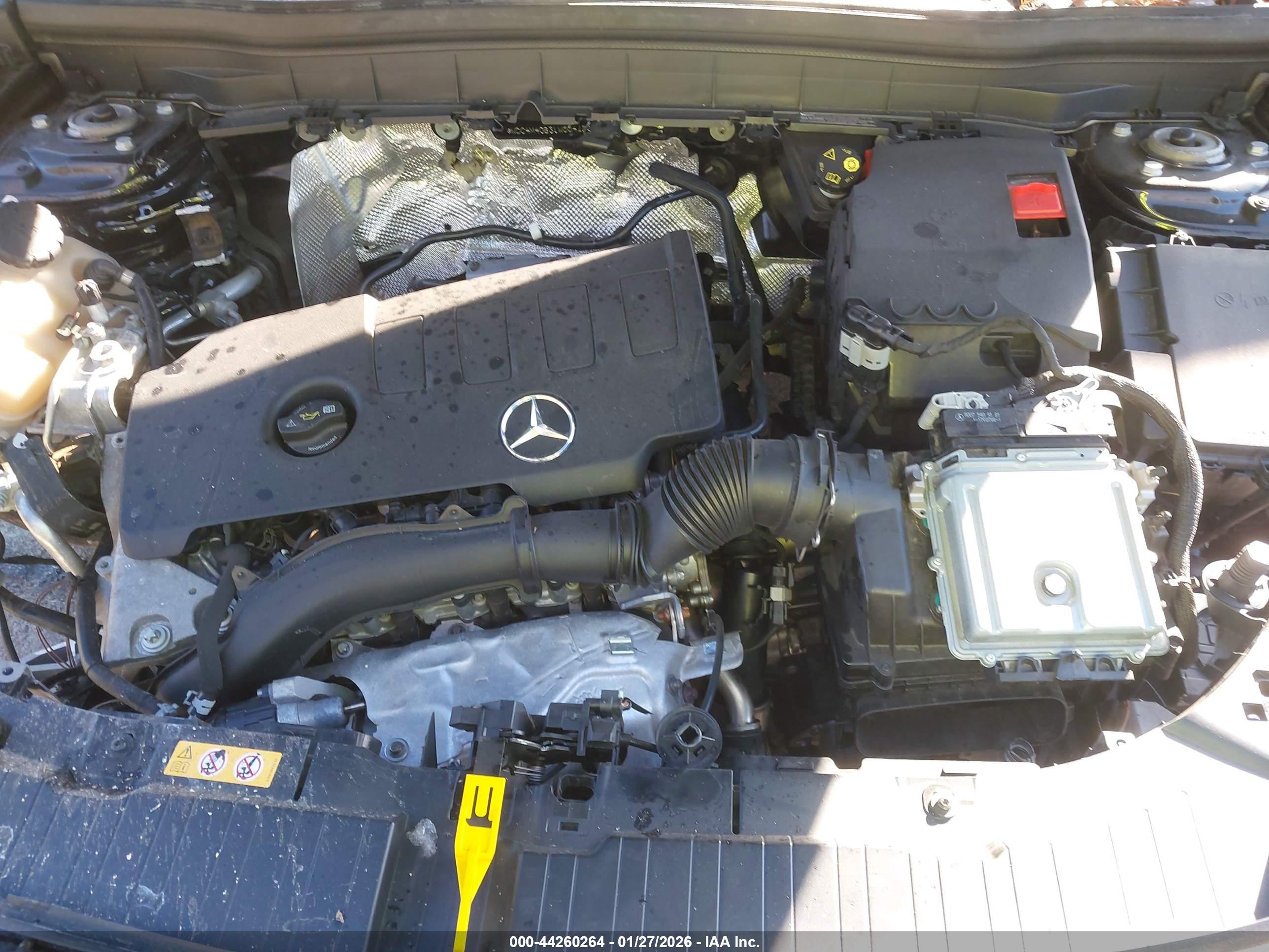 MERCEDES-BENZ GLB image 10