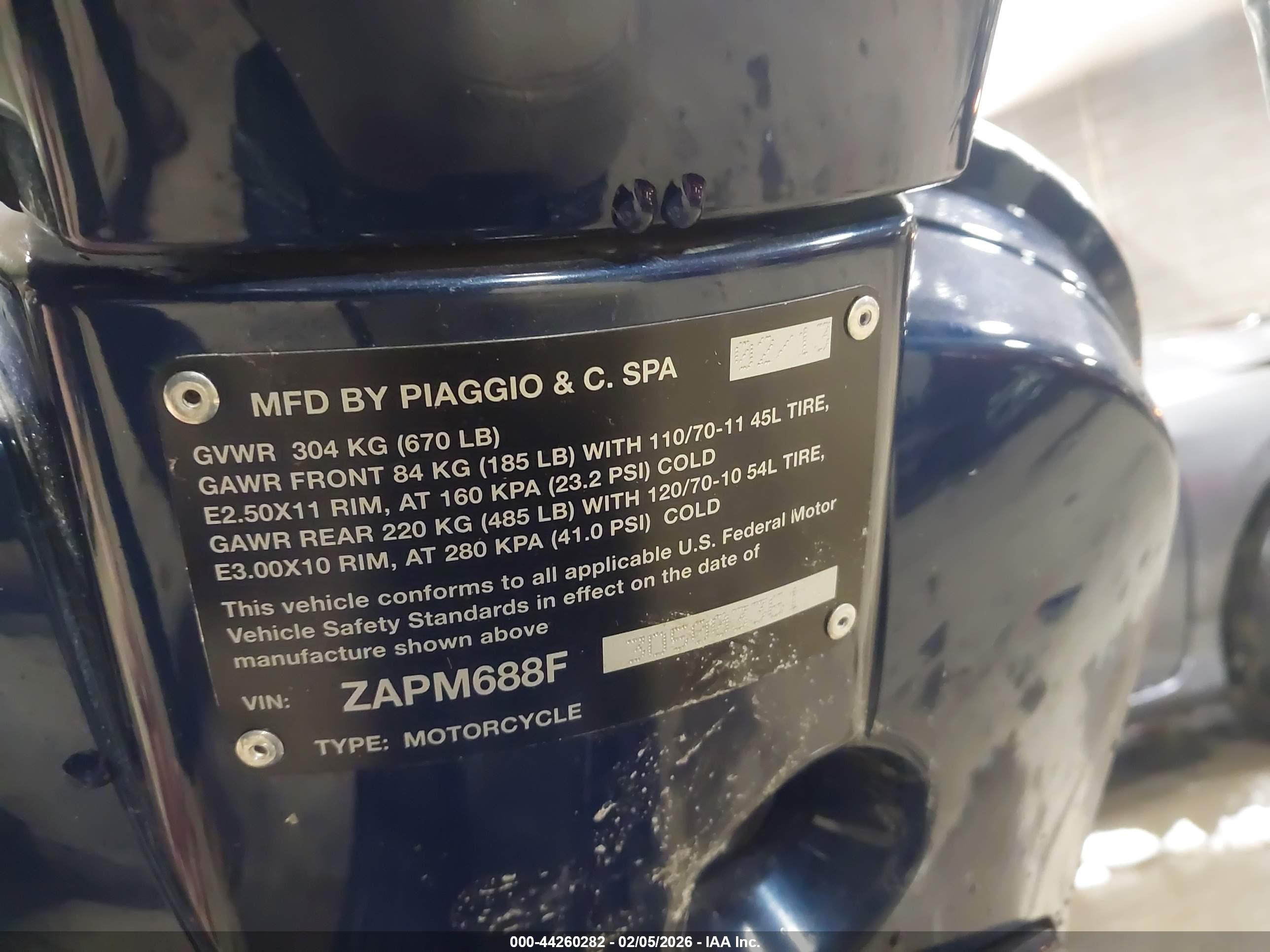 VESPA LX image 10