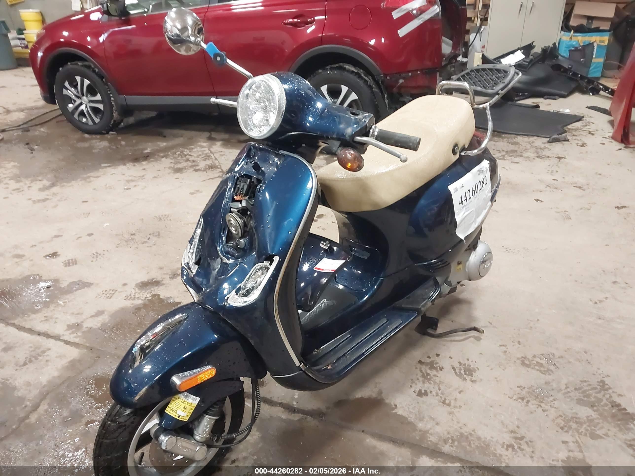 VESPA LX image 2