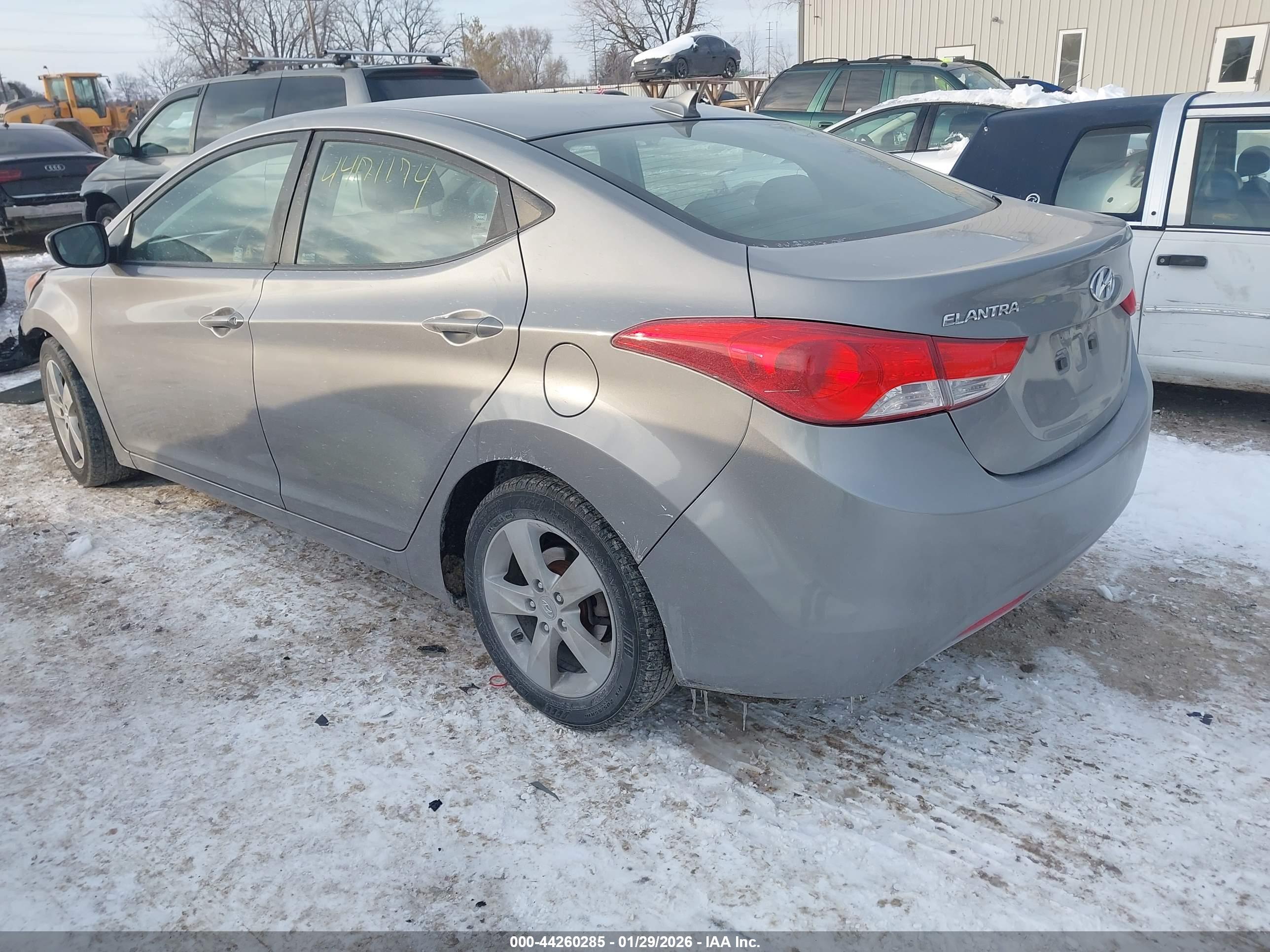 HYUNDAI ELANTRA image 3
