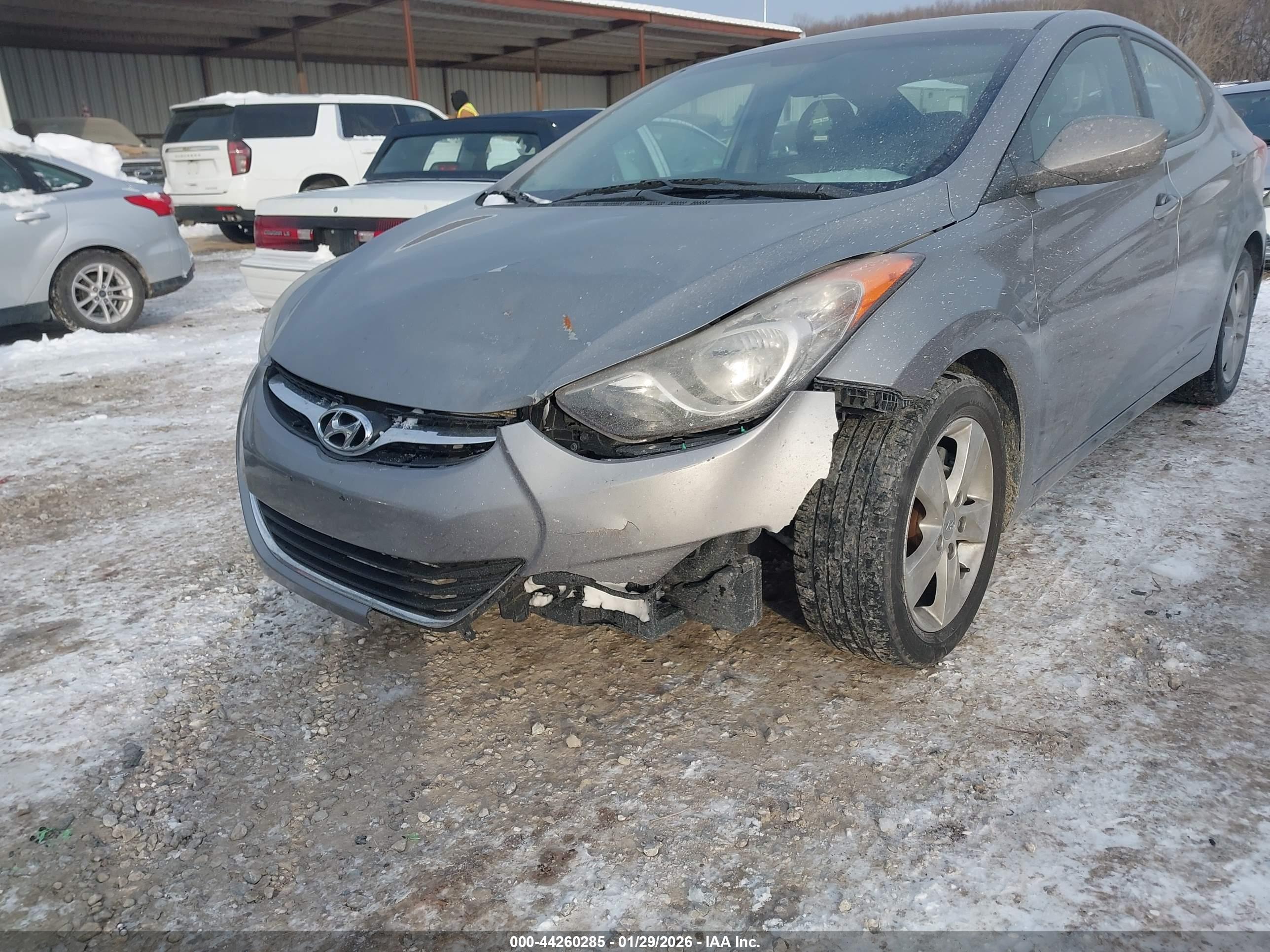HYUNDAI ELANTRA image 6