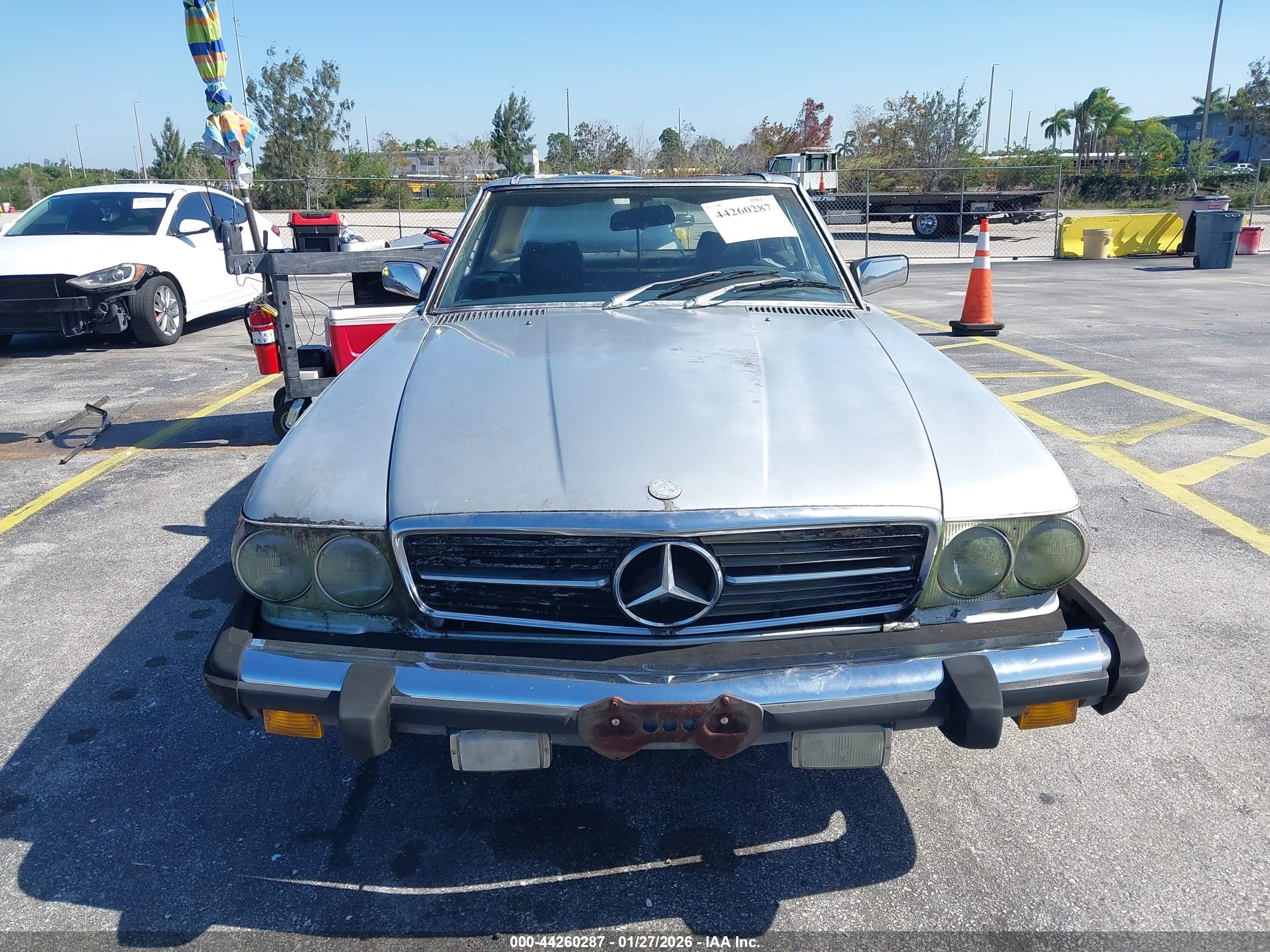 MERCEDES-BENZ 380 image 6