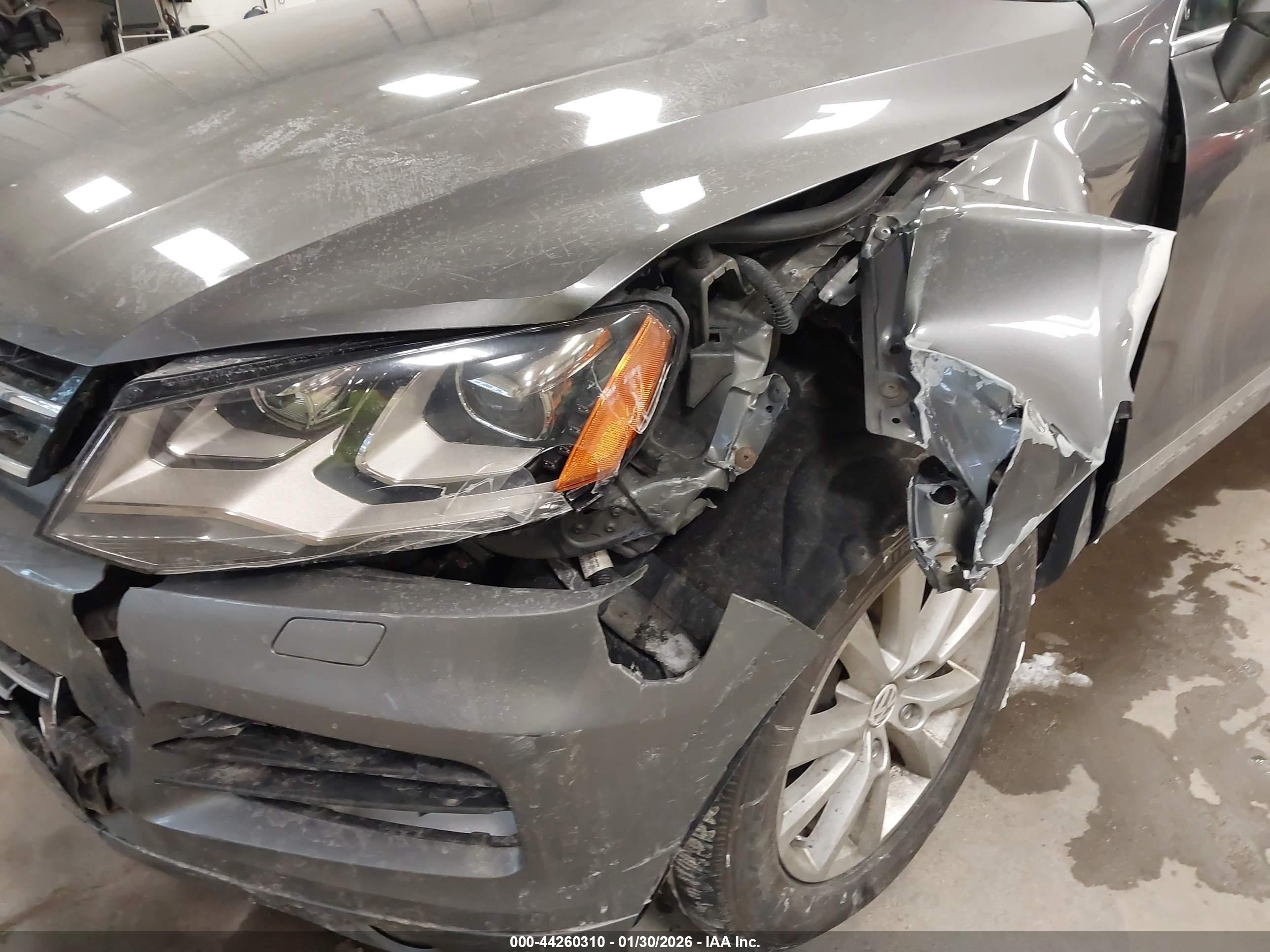 VOLKSWAGEN TOUAREG image 6