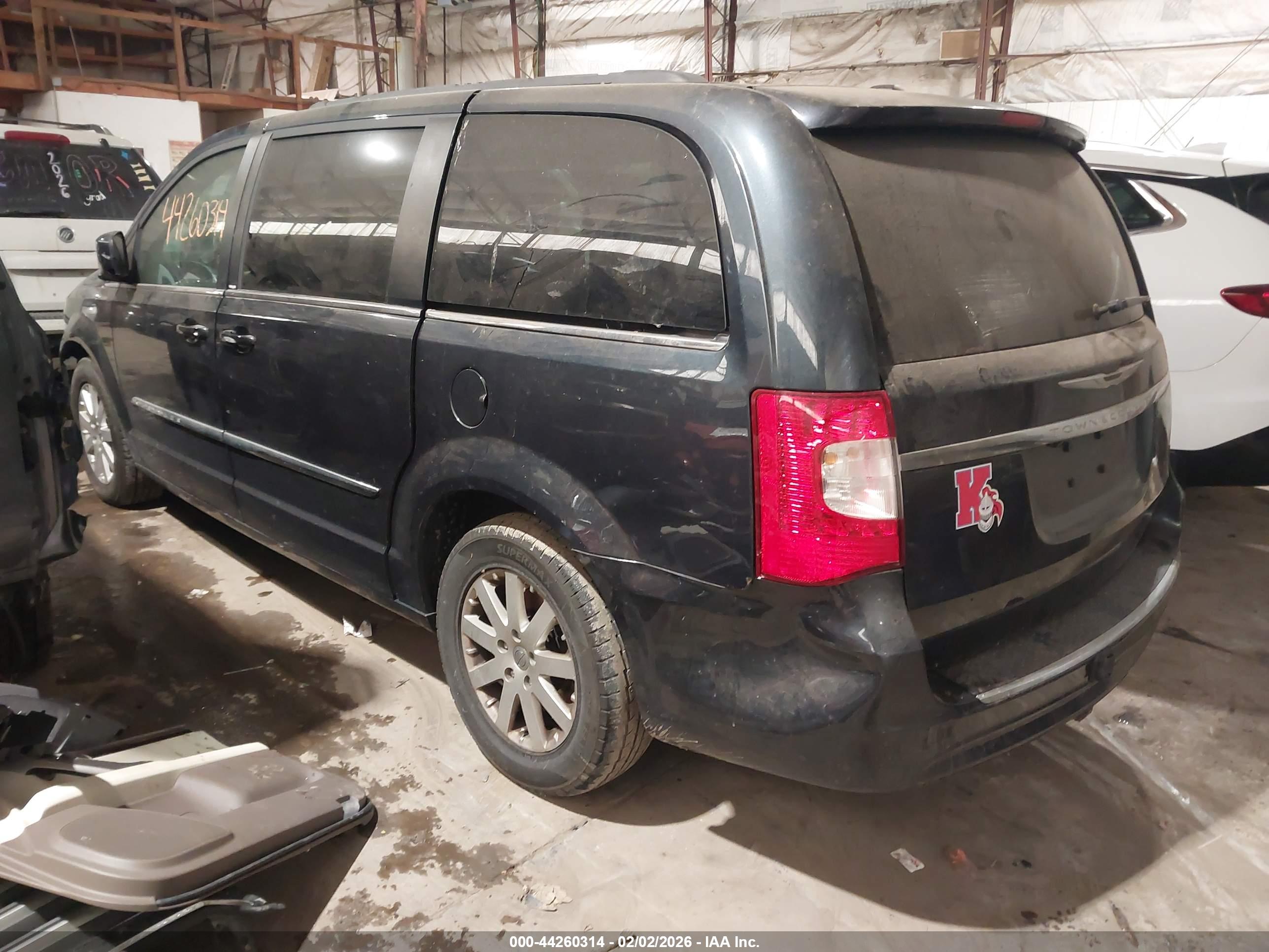 CHRYSLER TOWN image 3