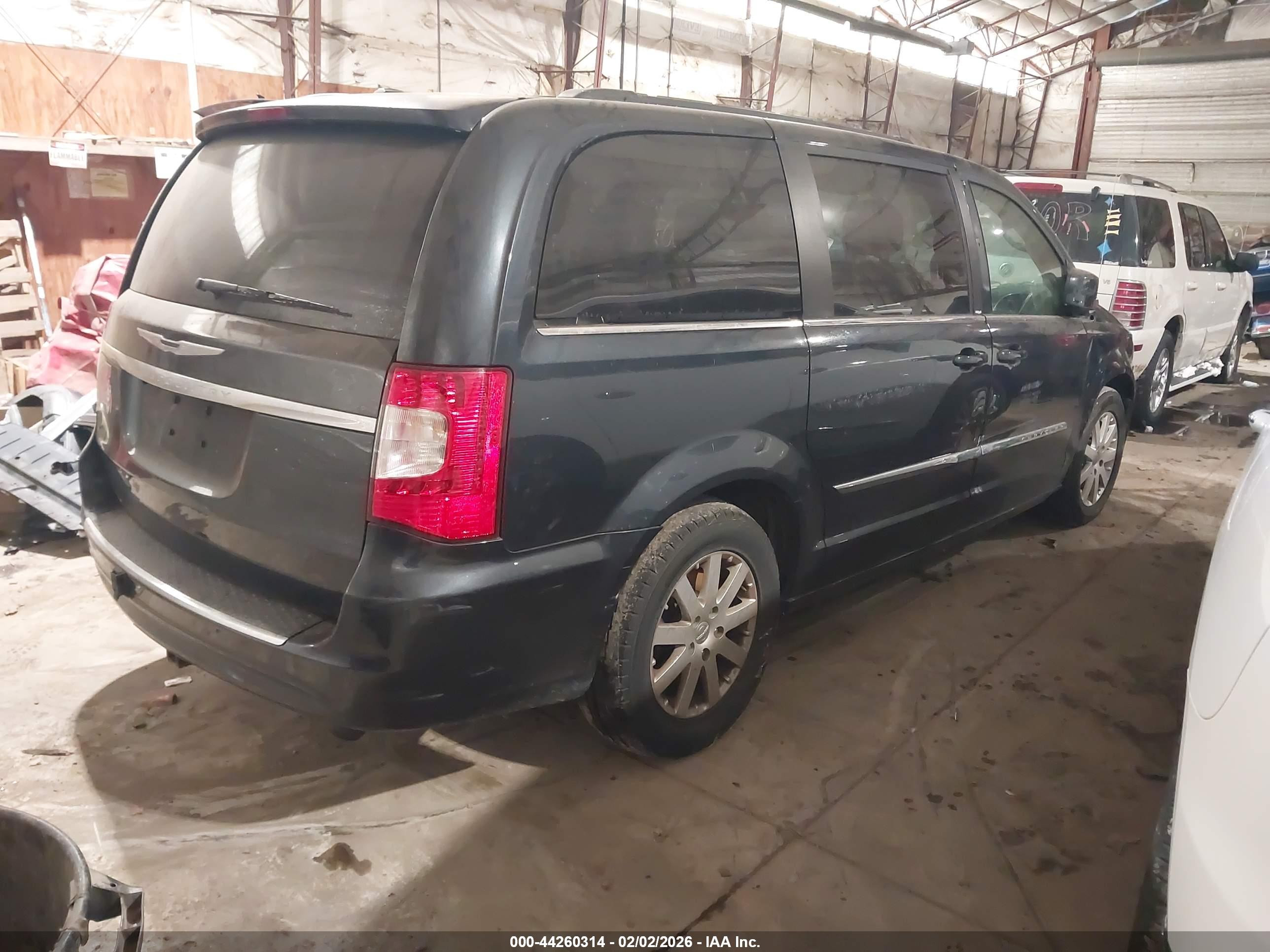 CHRYSLER TOWN image 4
