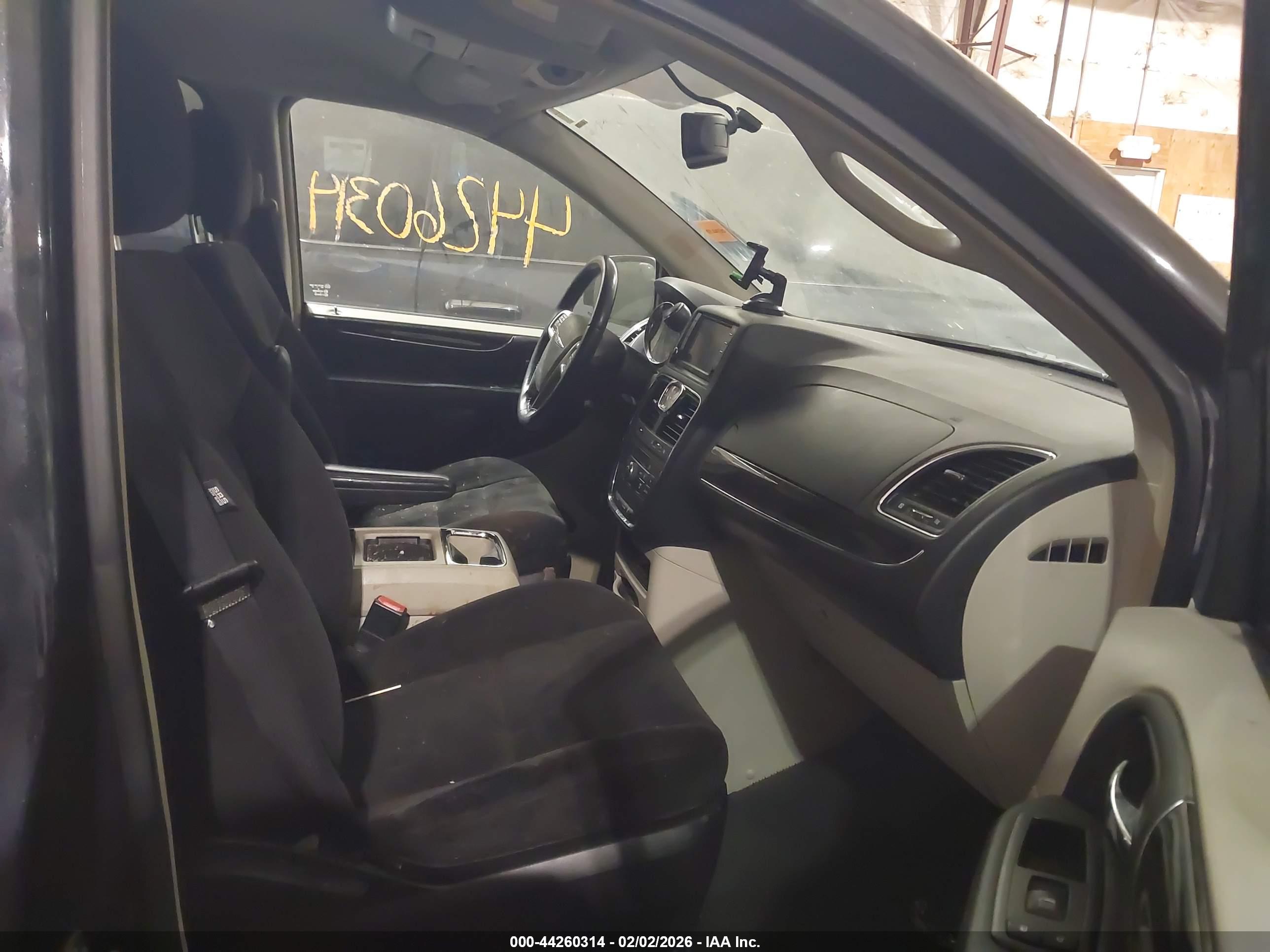 CHRYSLER TOWN image 5