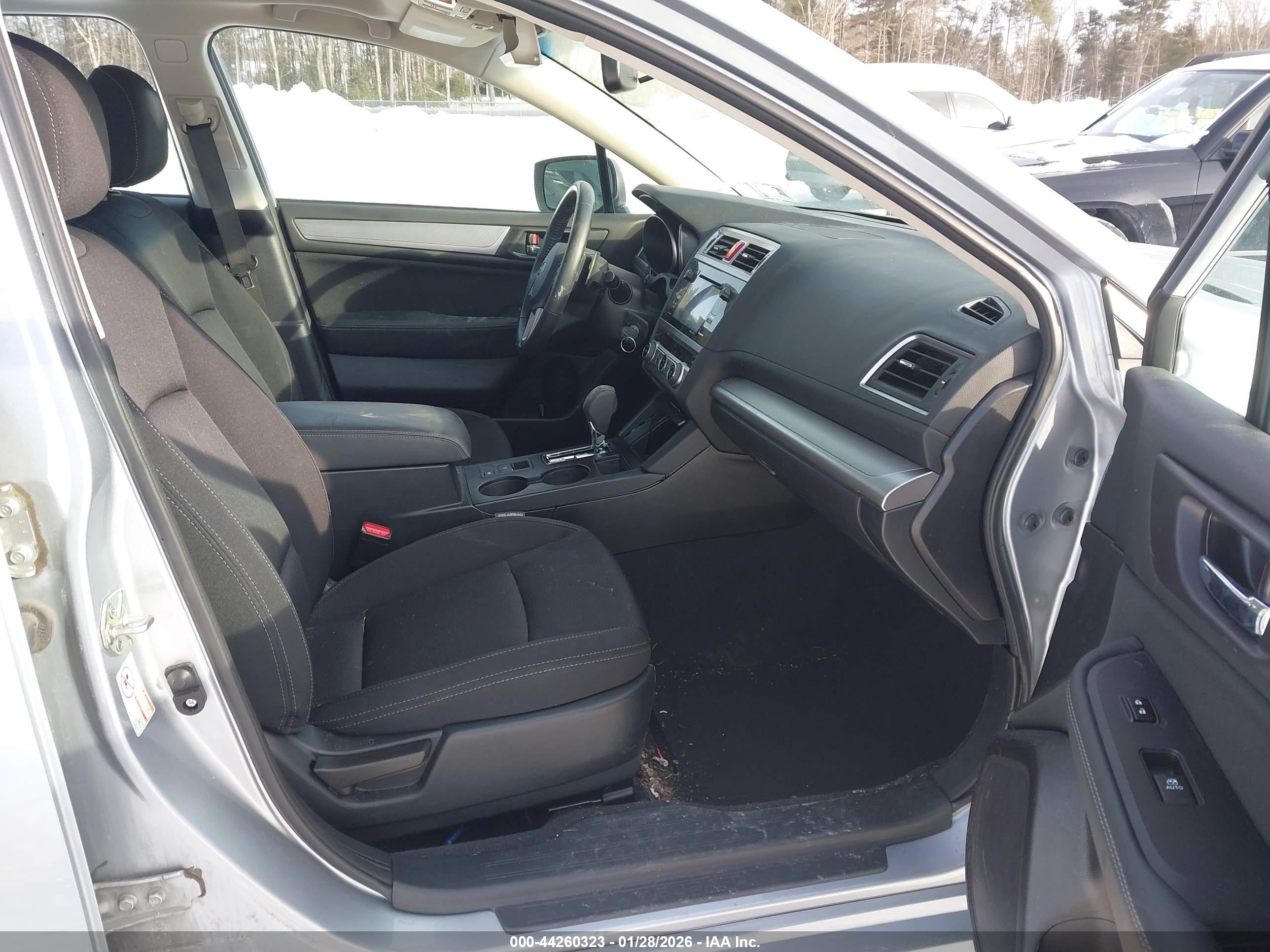 SUBARU LEGACY image 5