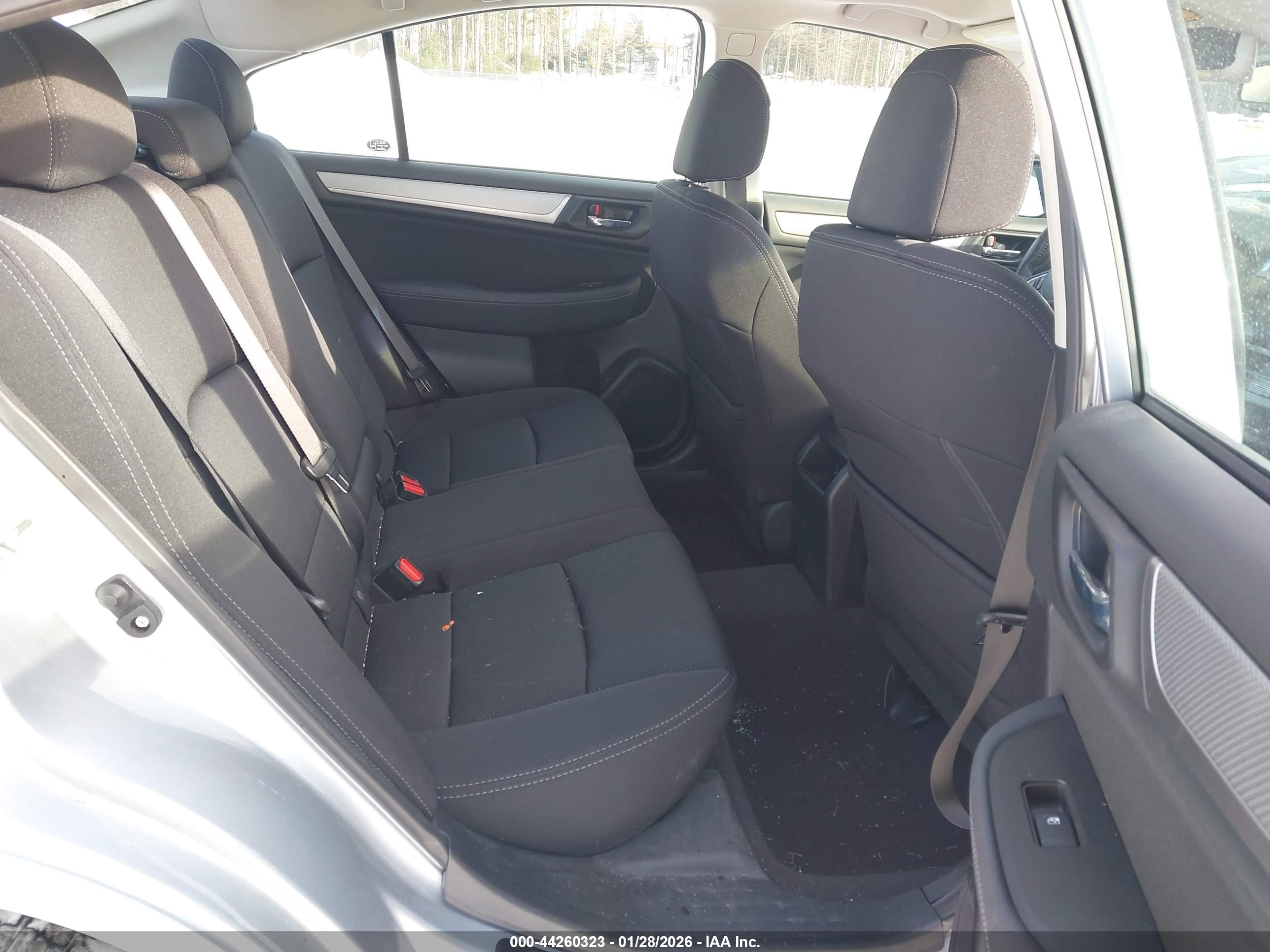 SUBARU LEGACY image 8