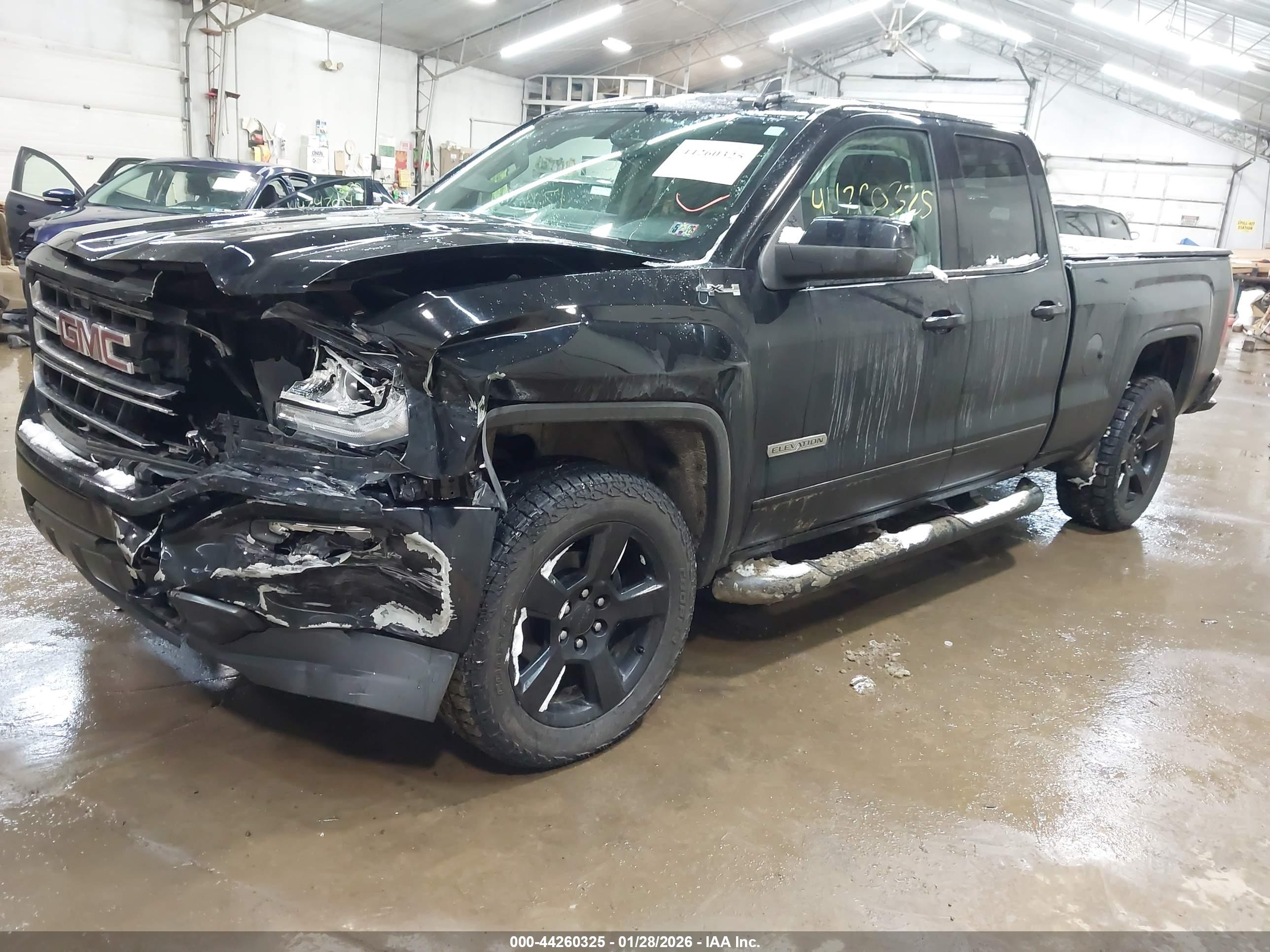 GMC SIERRA image 2