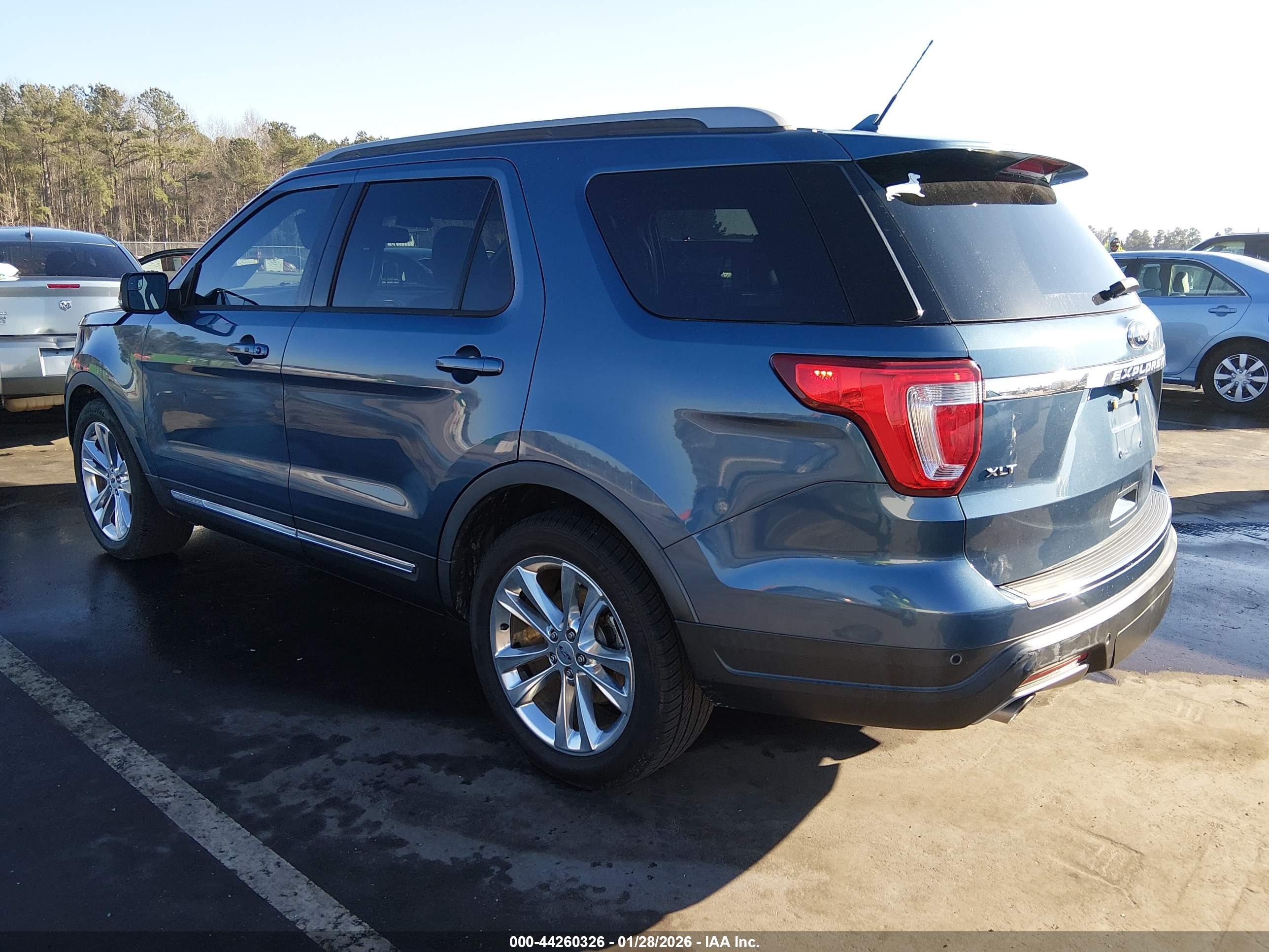 FORD EXPLORER image 3