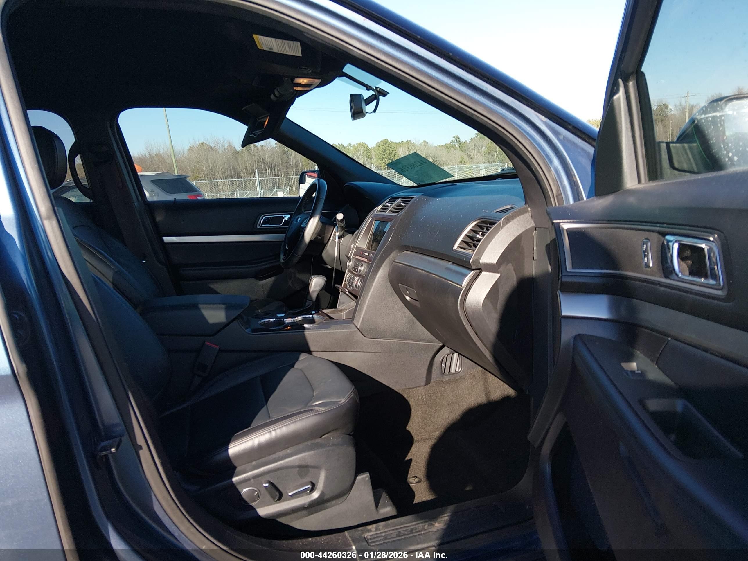 FORD EXPLORER image 5