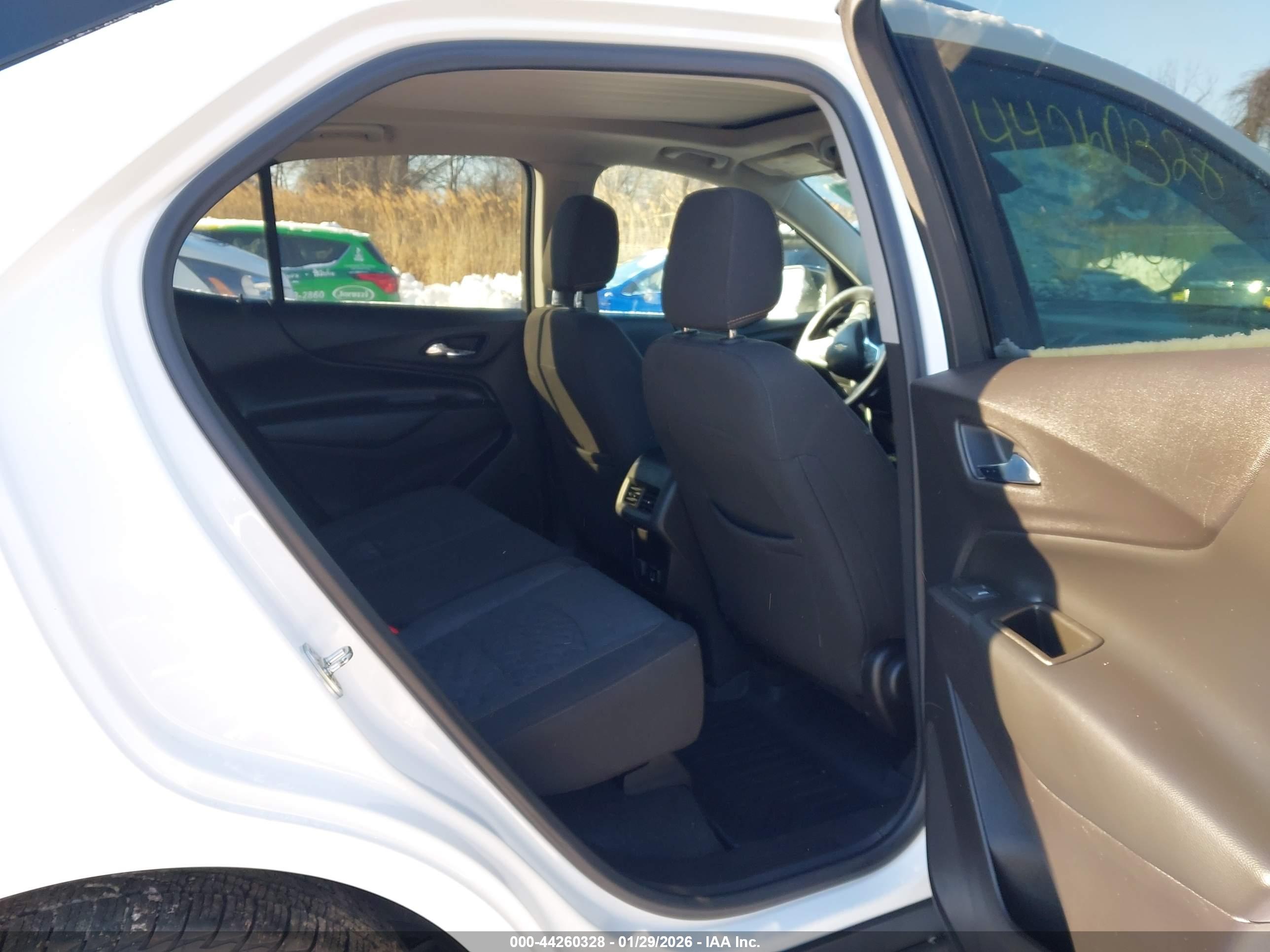 CHEVROLET EQUINOX image 8