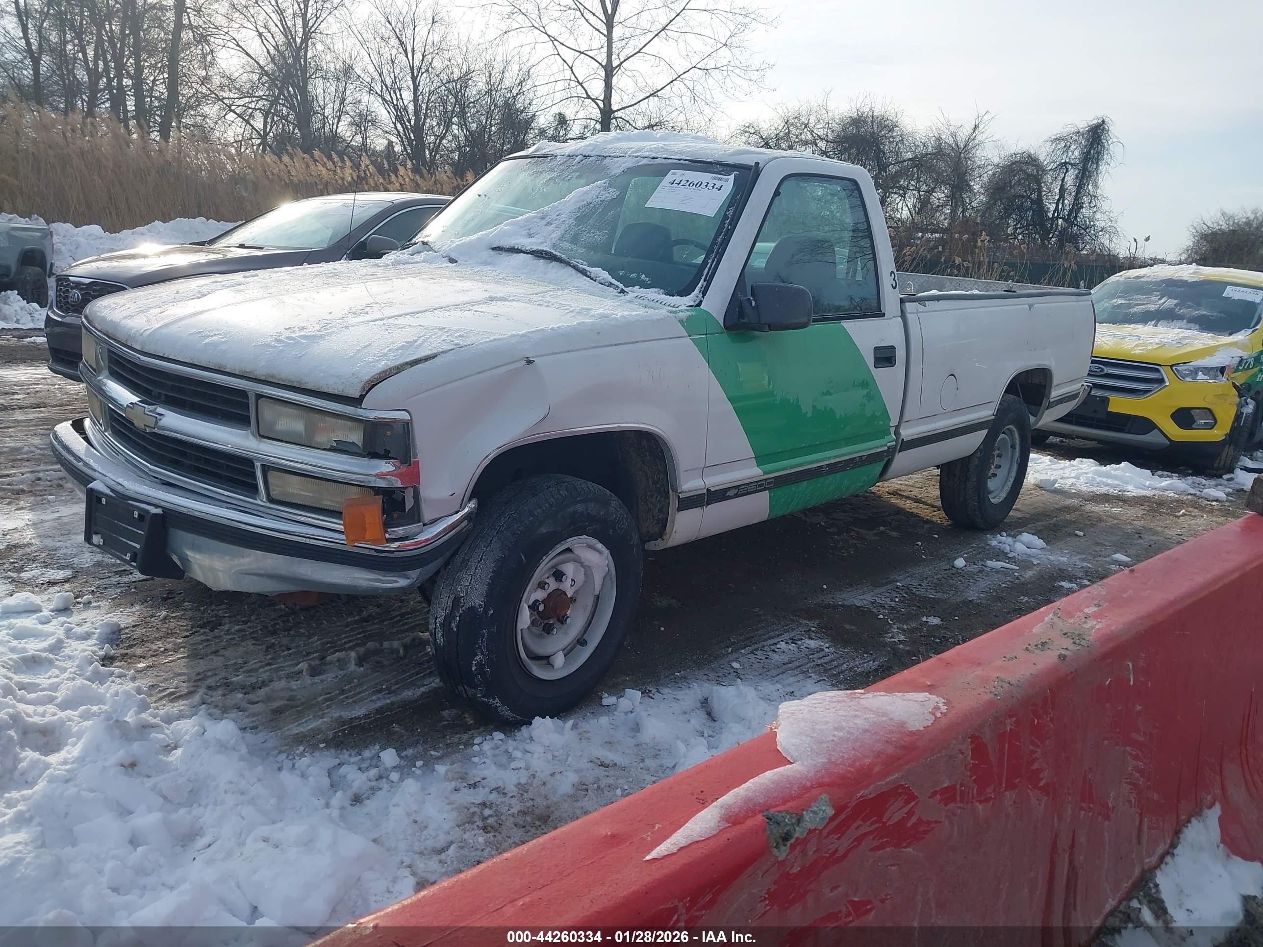 CHEVROLET C2500 image 2