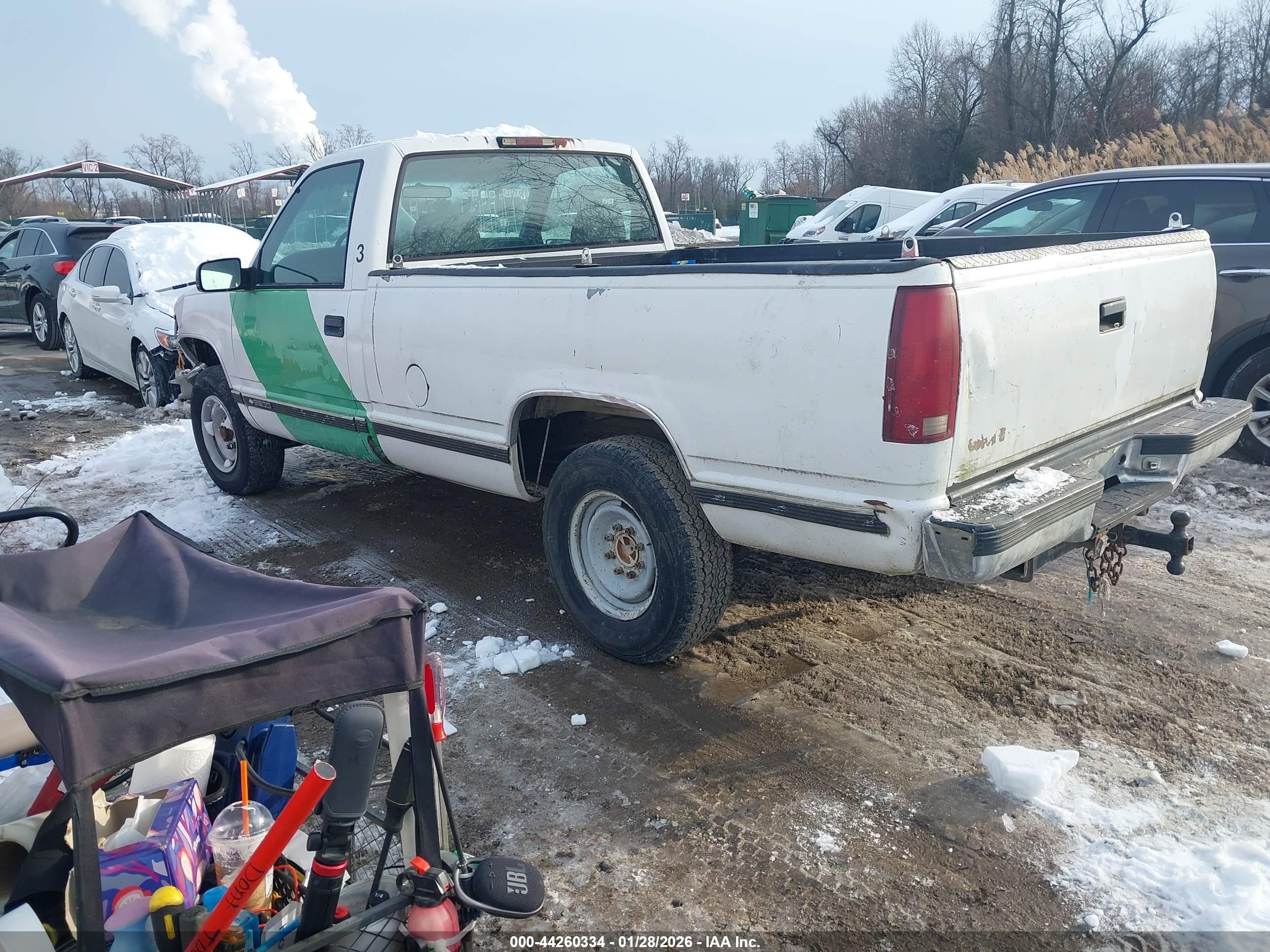 CHEVROLET C2500 image 3