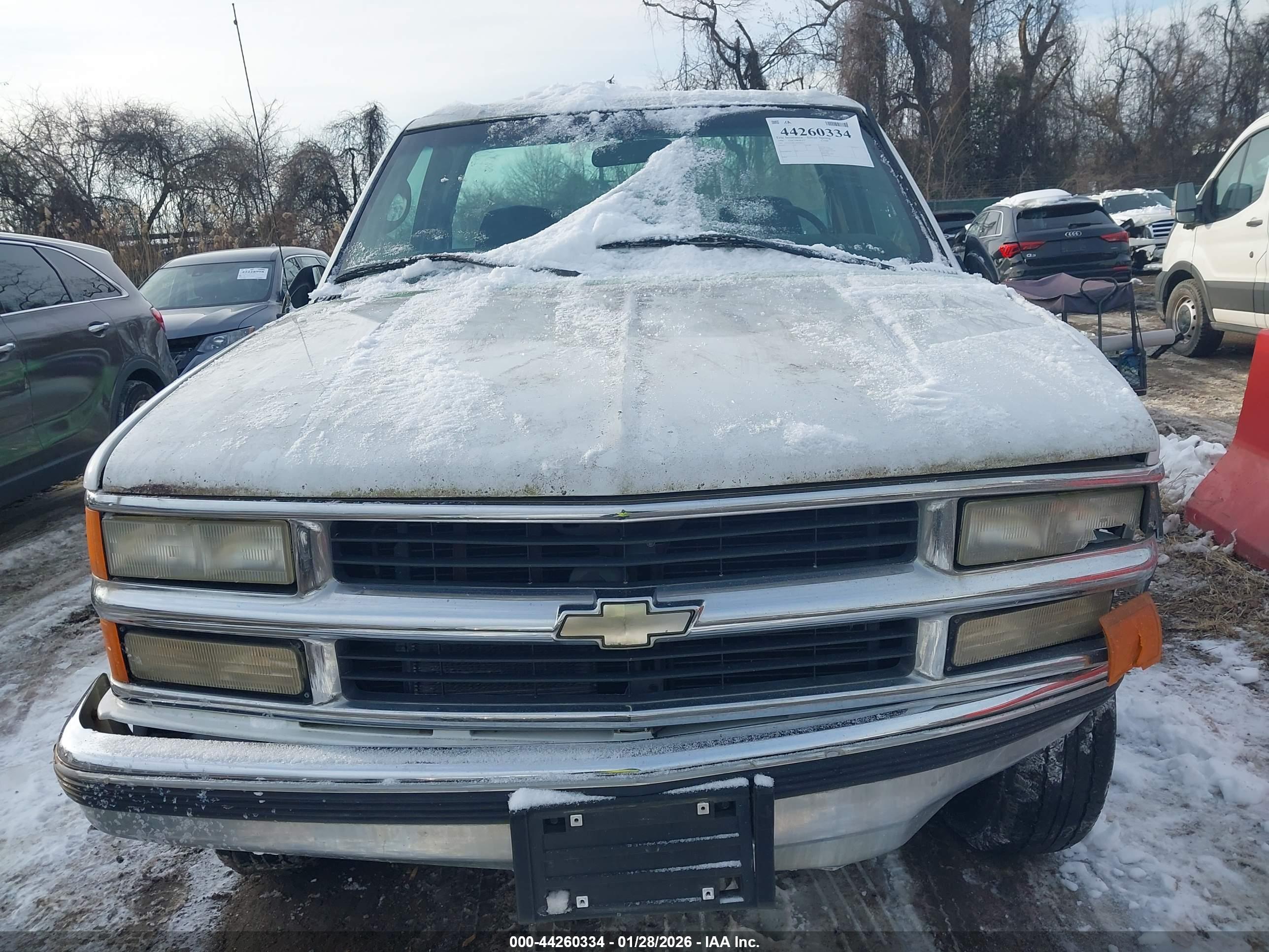 CHEVROLET C2500 image 6