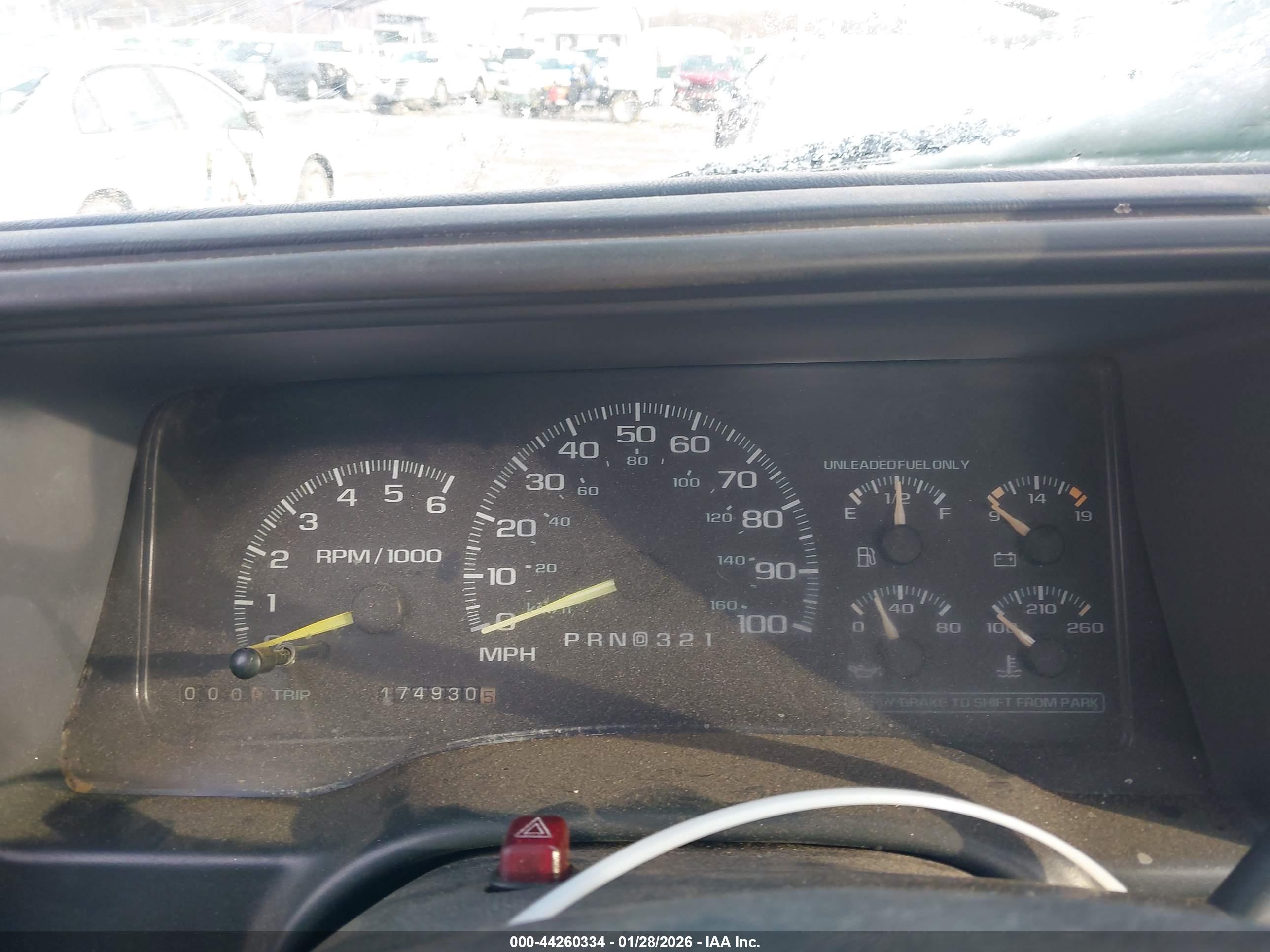 CHEVROLET C2500 image 7