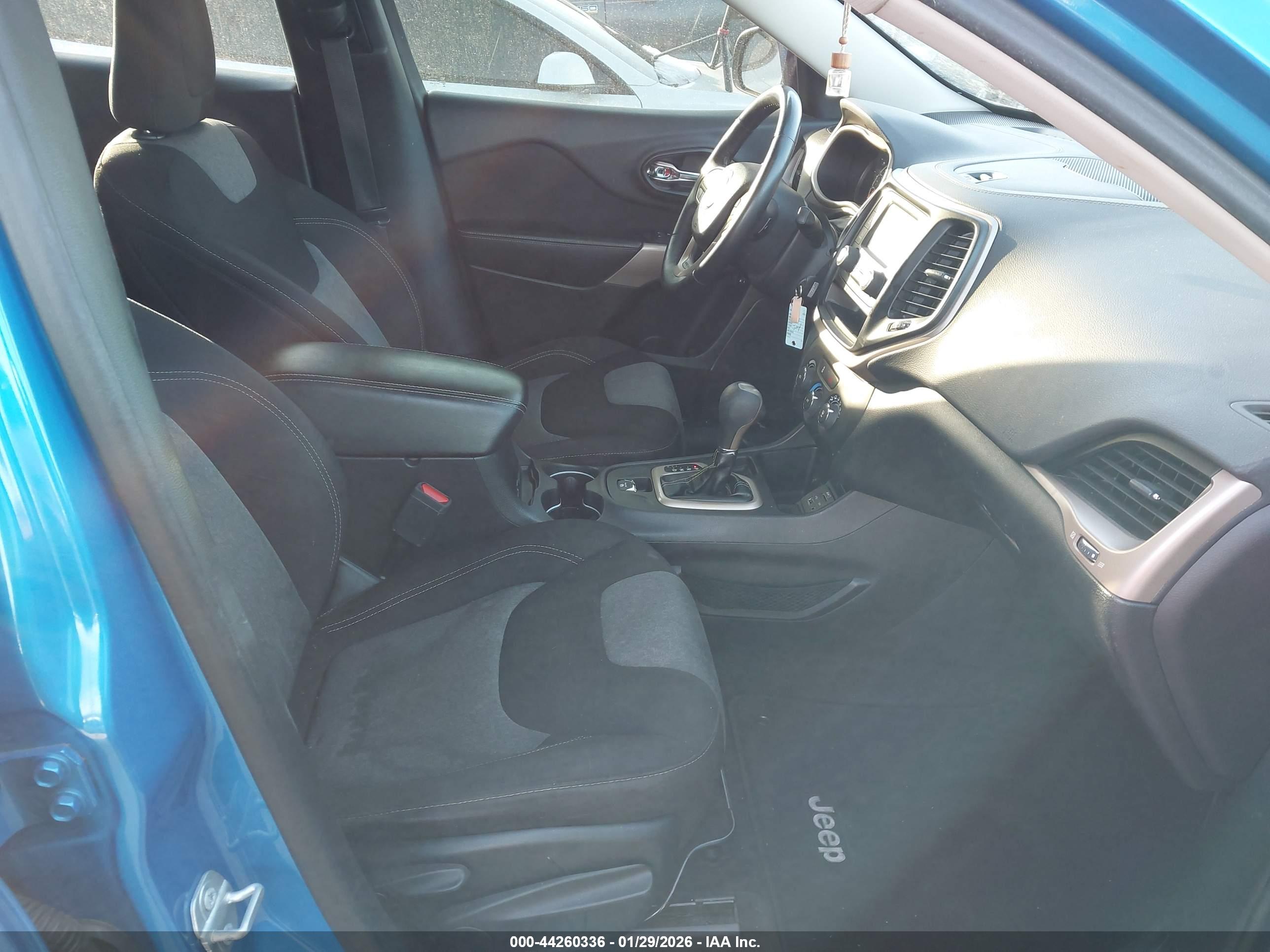 JEEP CHEROKEE image 5