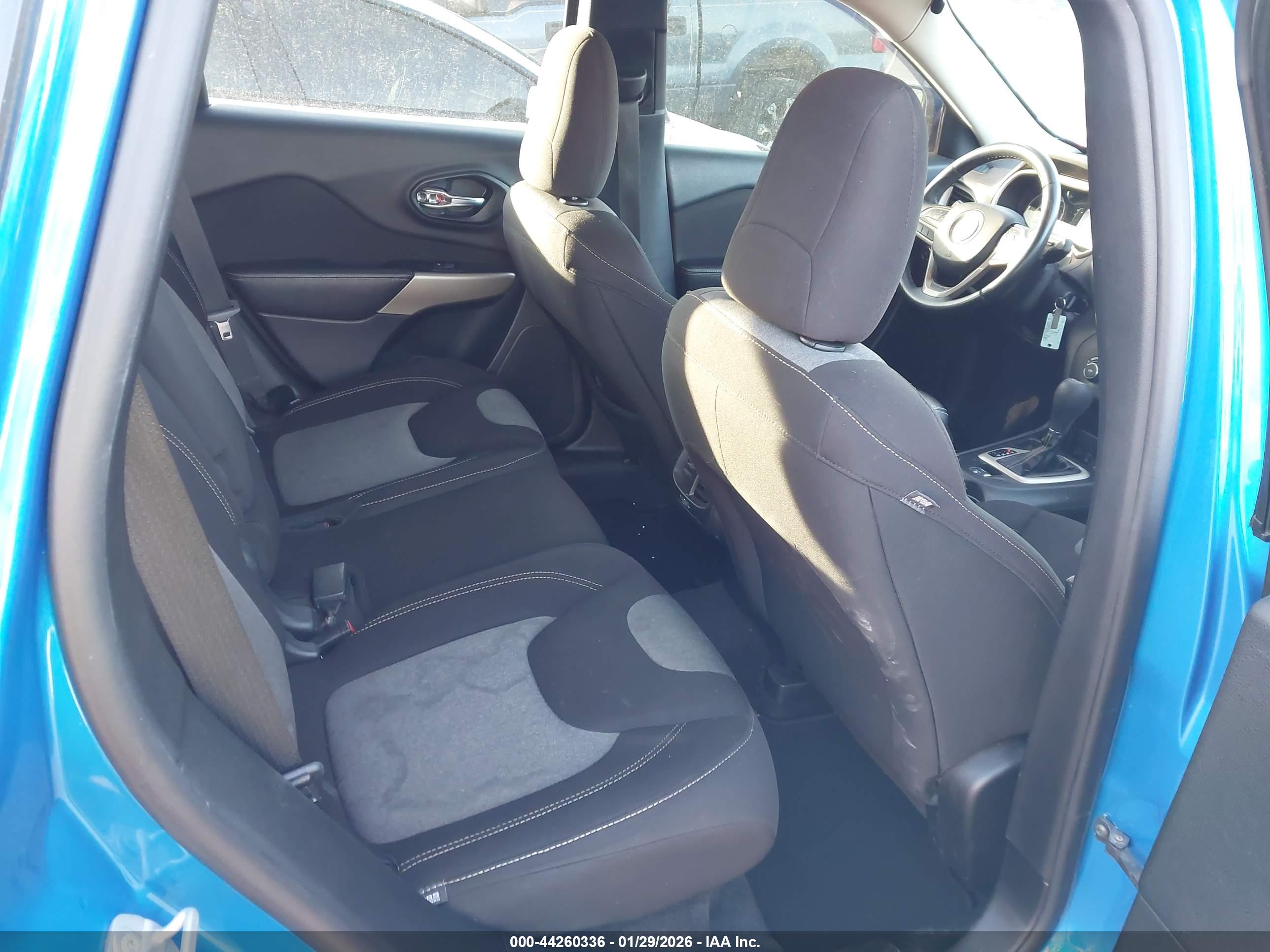 JEEP CHEROKEE image 8