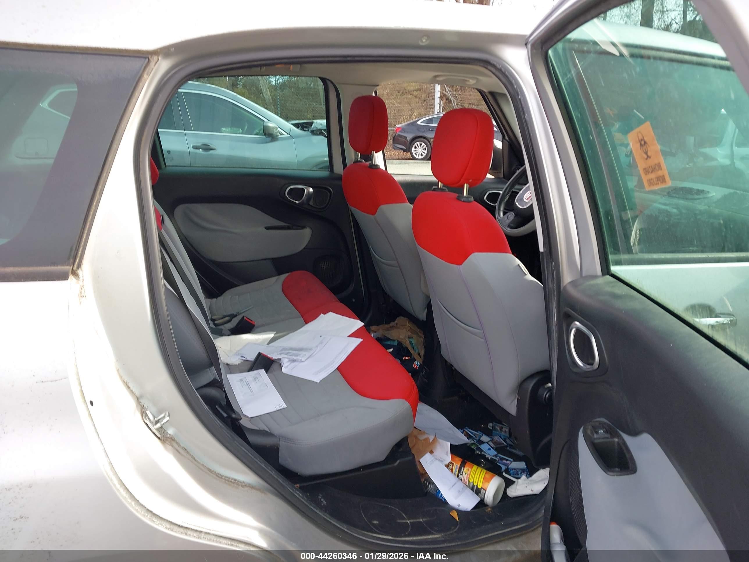 FIAT 500L image 8