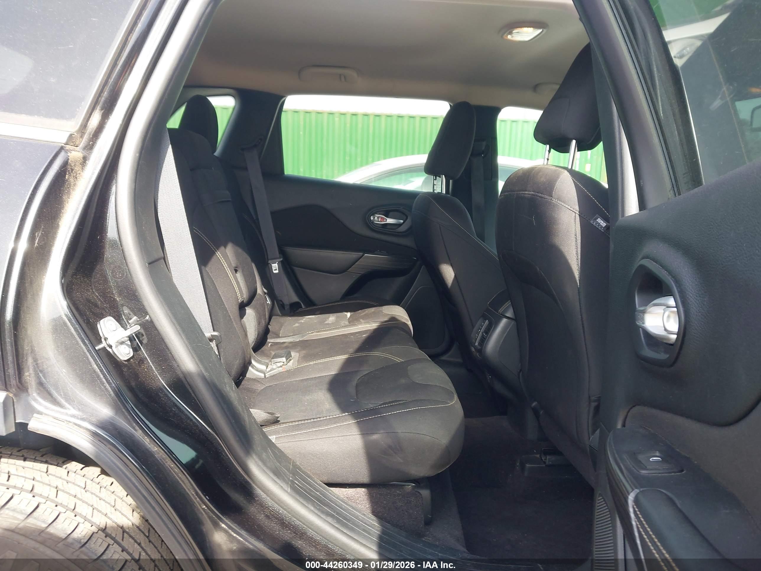 JEEP CHEROKEE image 8