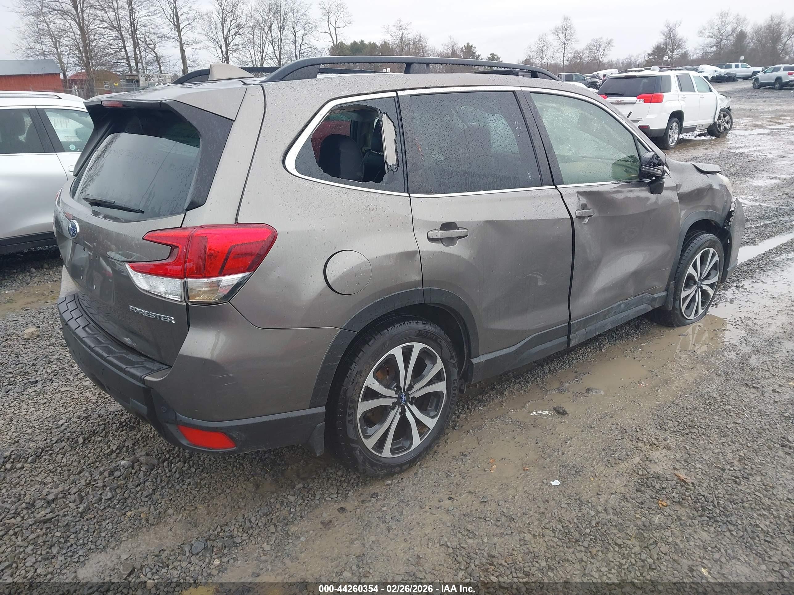 SUBARU FORESTER image 4