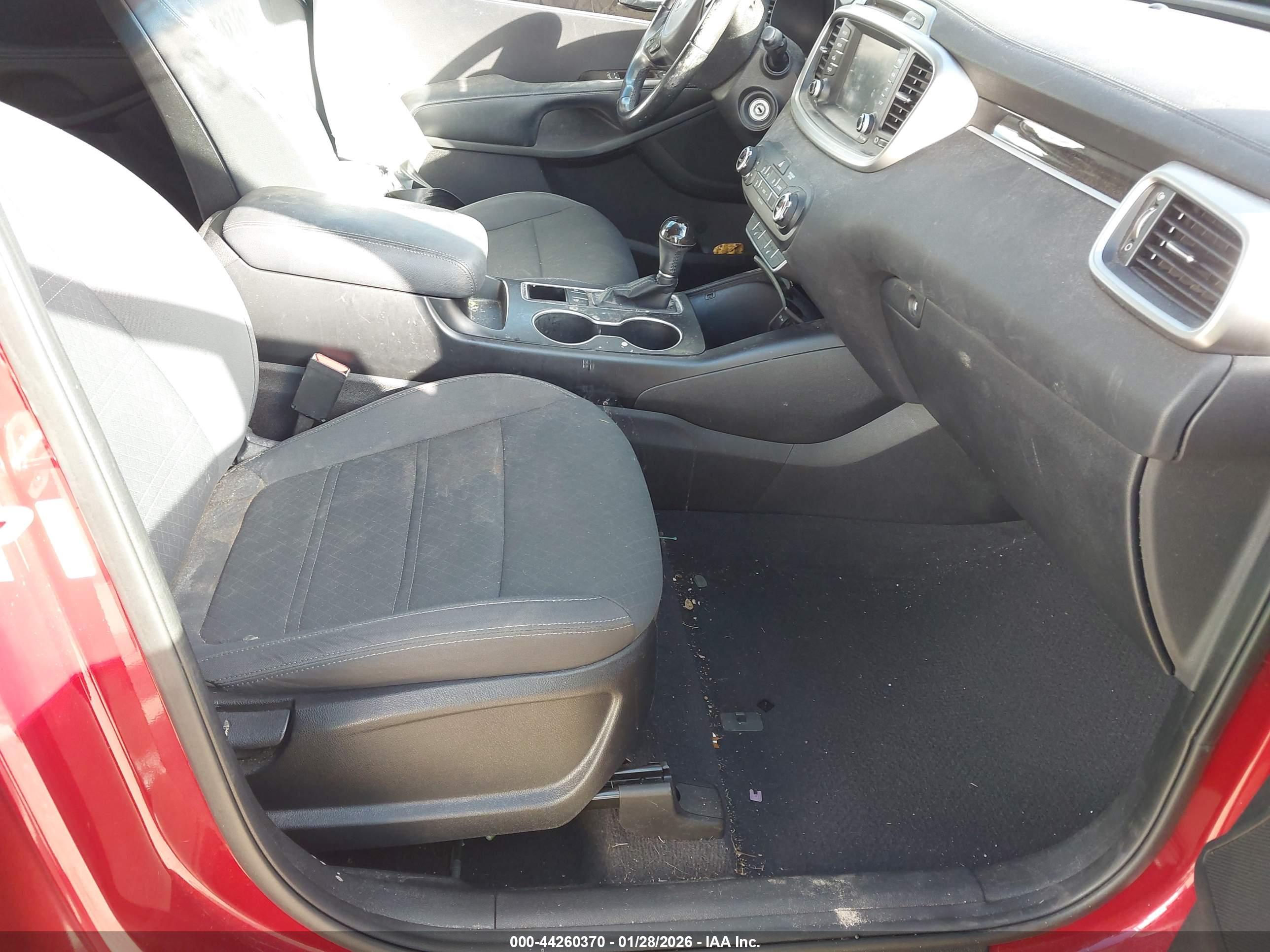 KIA SORENTO image 5