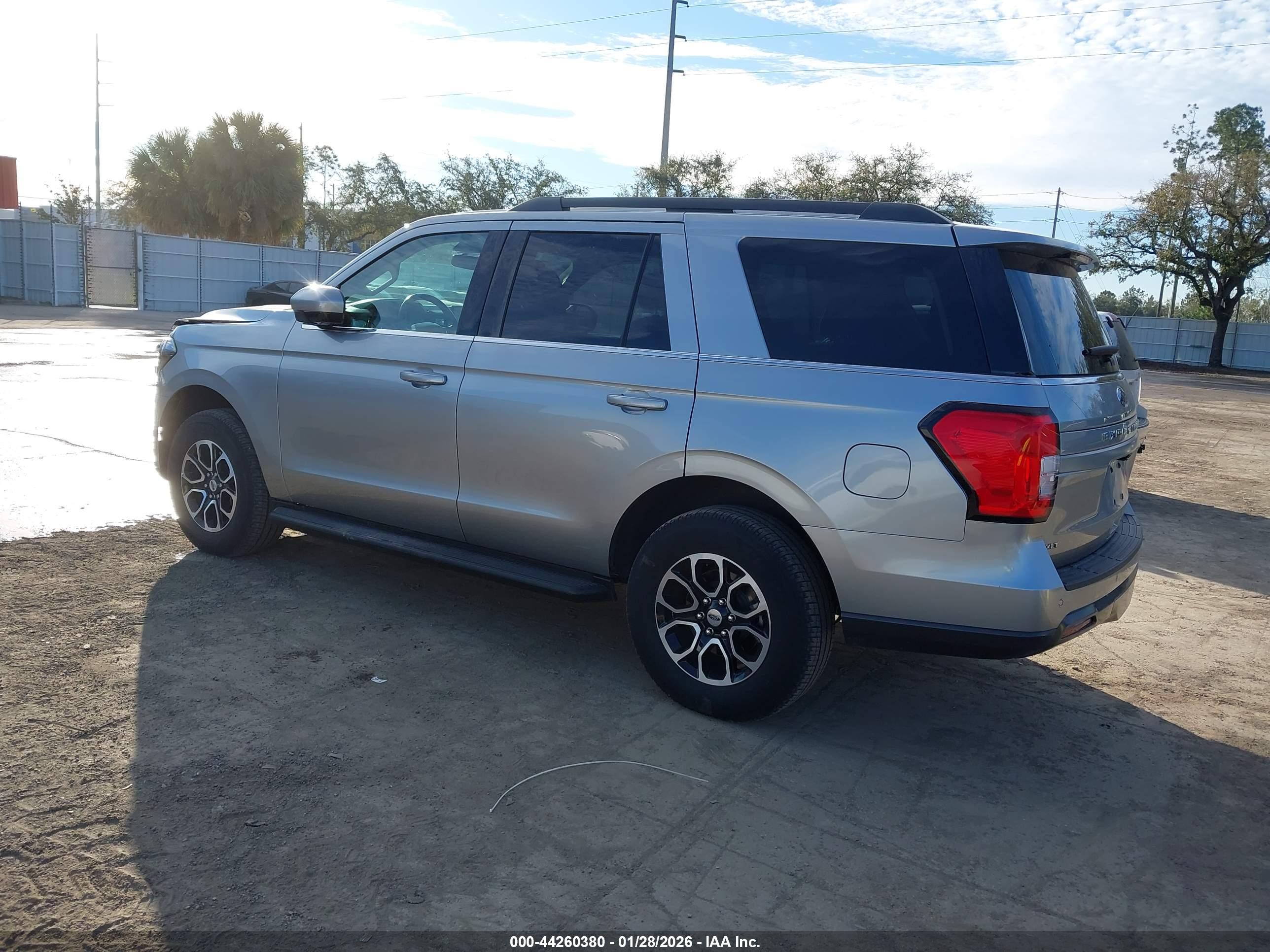 FORD EXPEDITION image 3